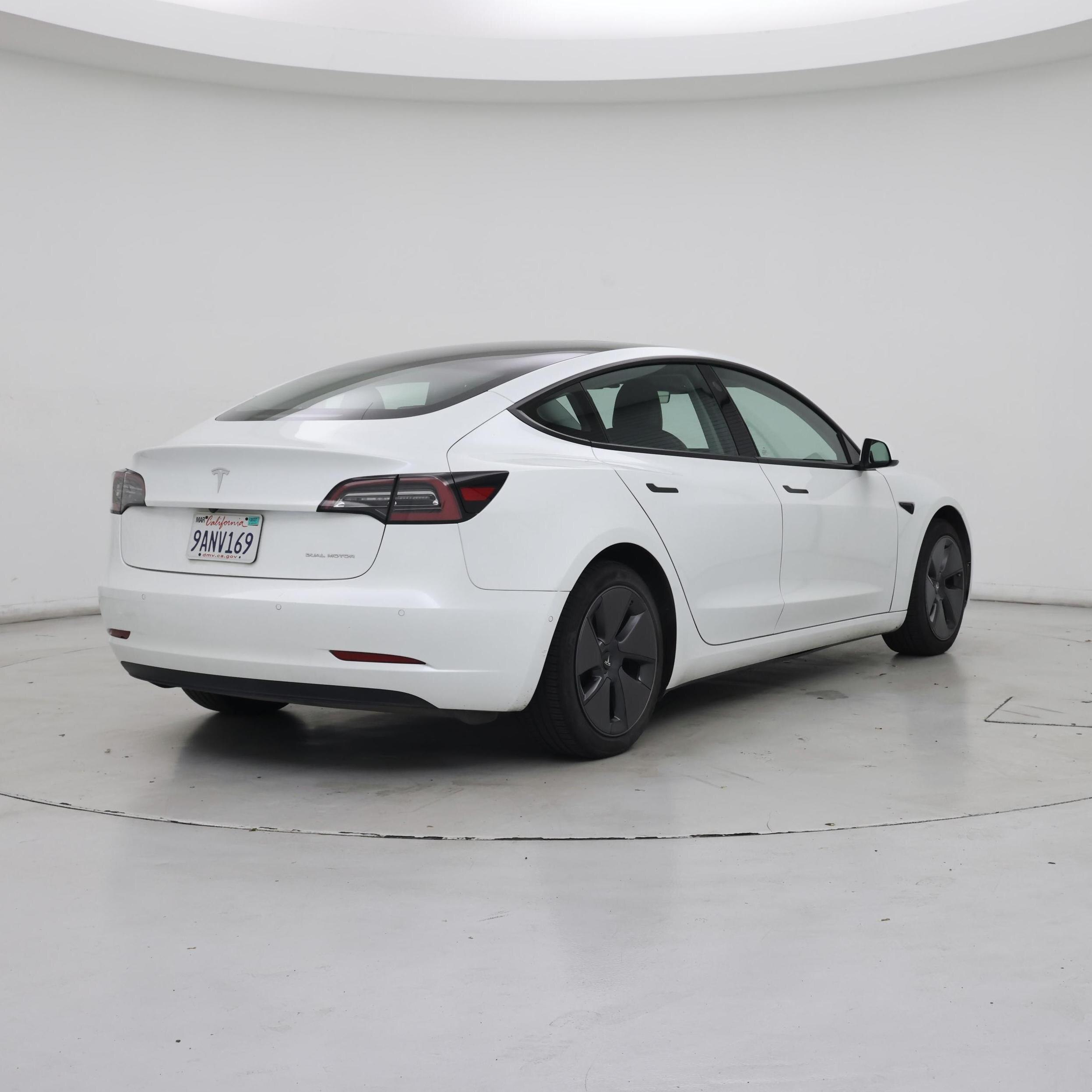 Thumbnail: 2022 Tesla Model 3 - 8