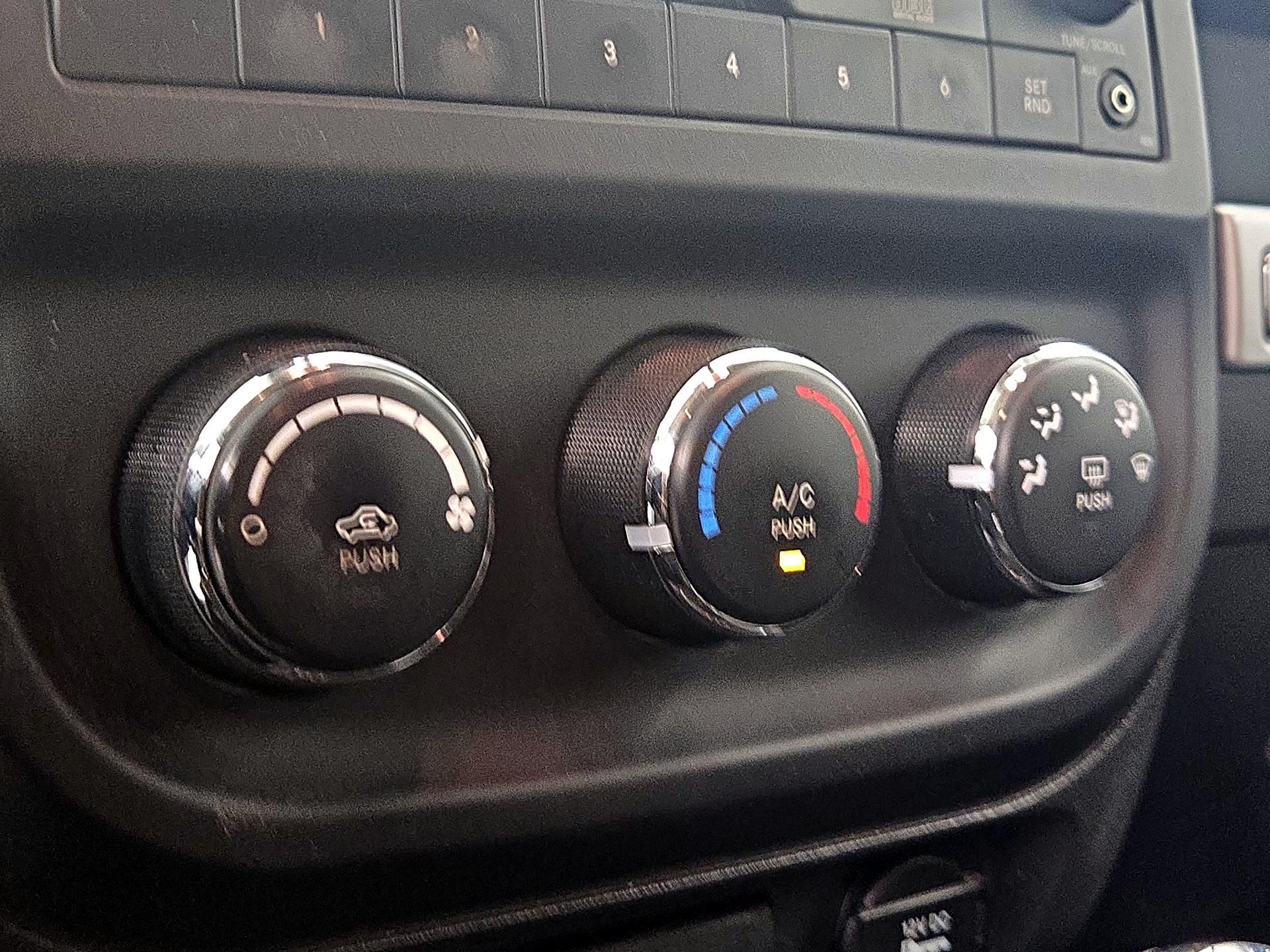 Thumbnail: 2014 Jeep Compass - 14