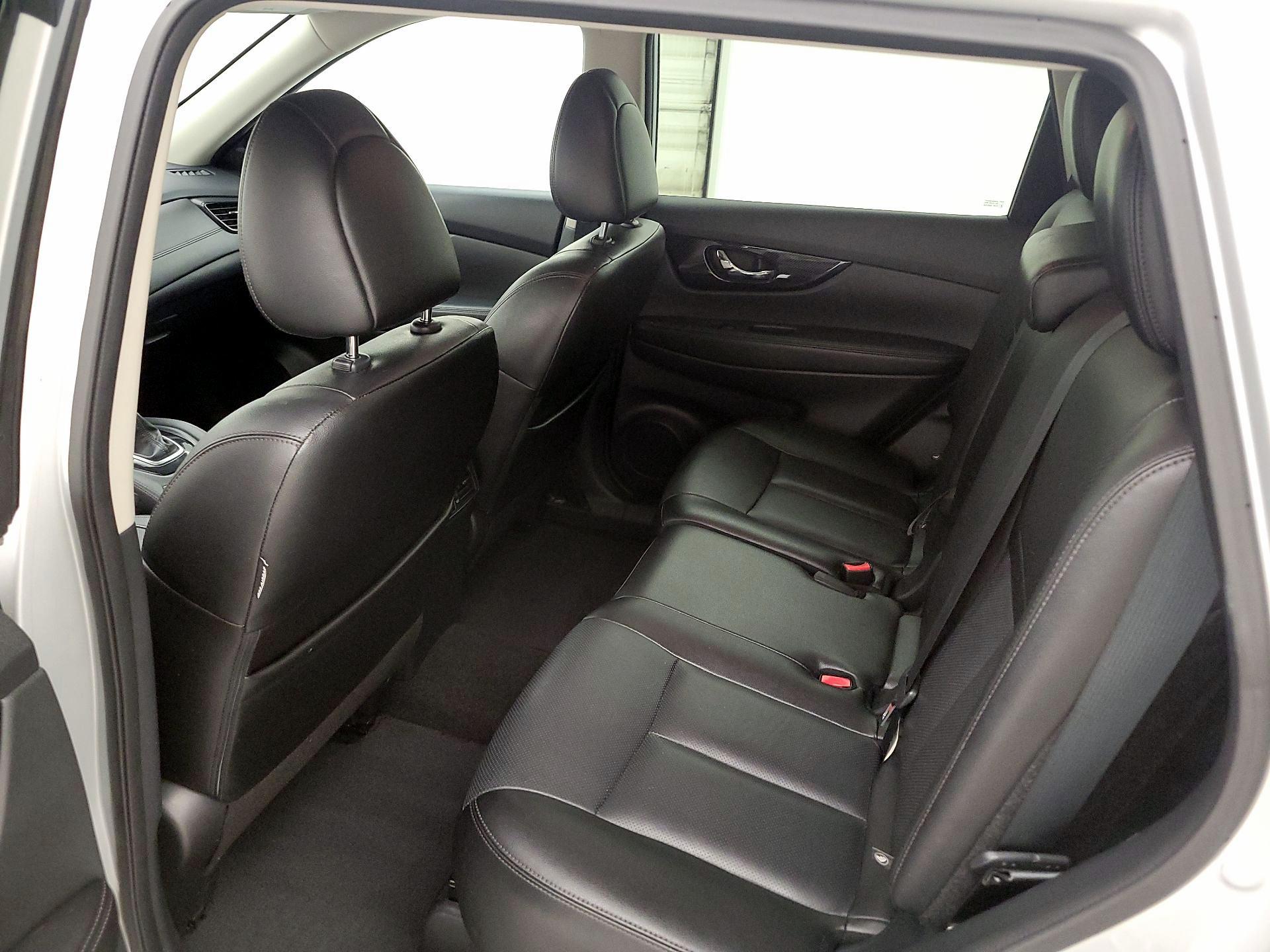 Thumbnail: 2018 Nissan Rogue - 18