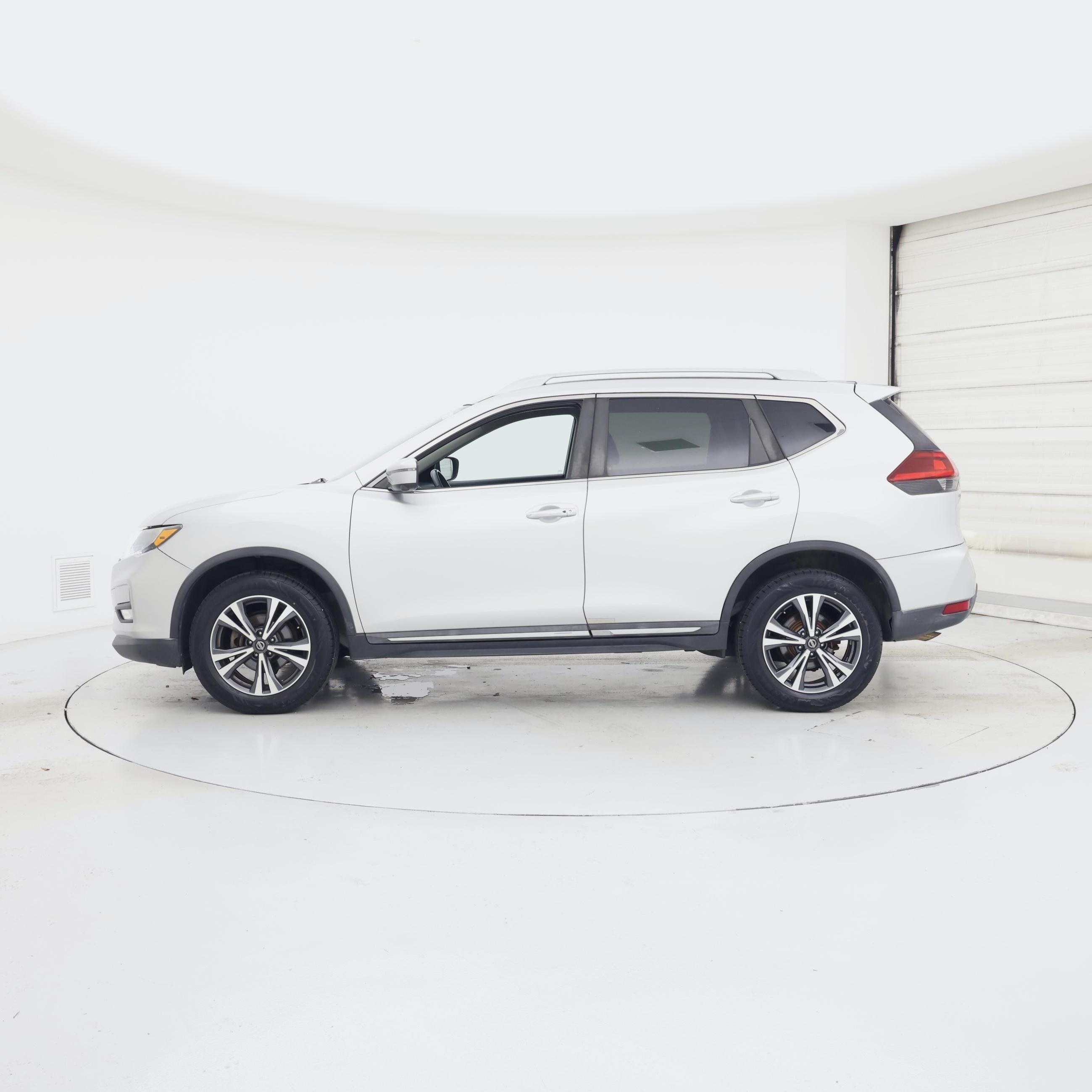 Thumbnail: 2018 Nissan Rogue - 3
