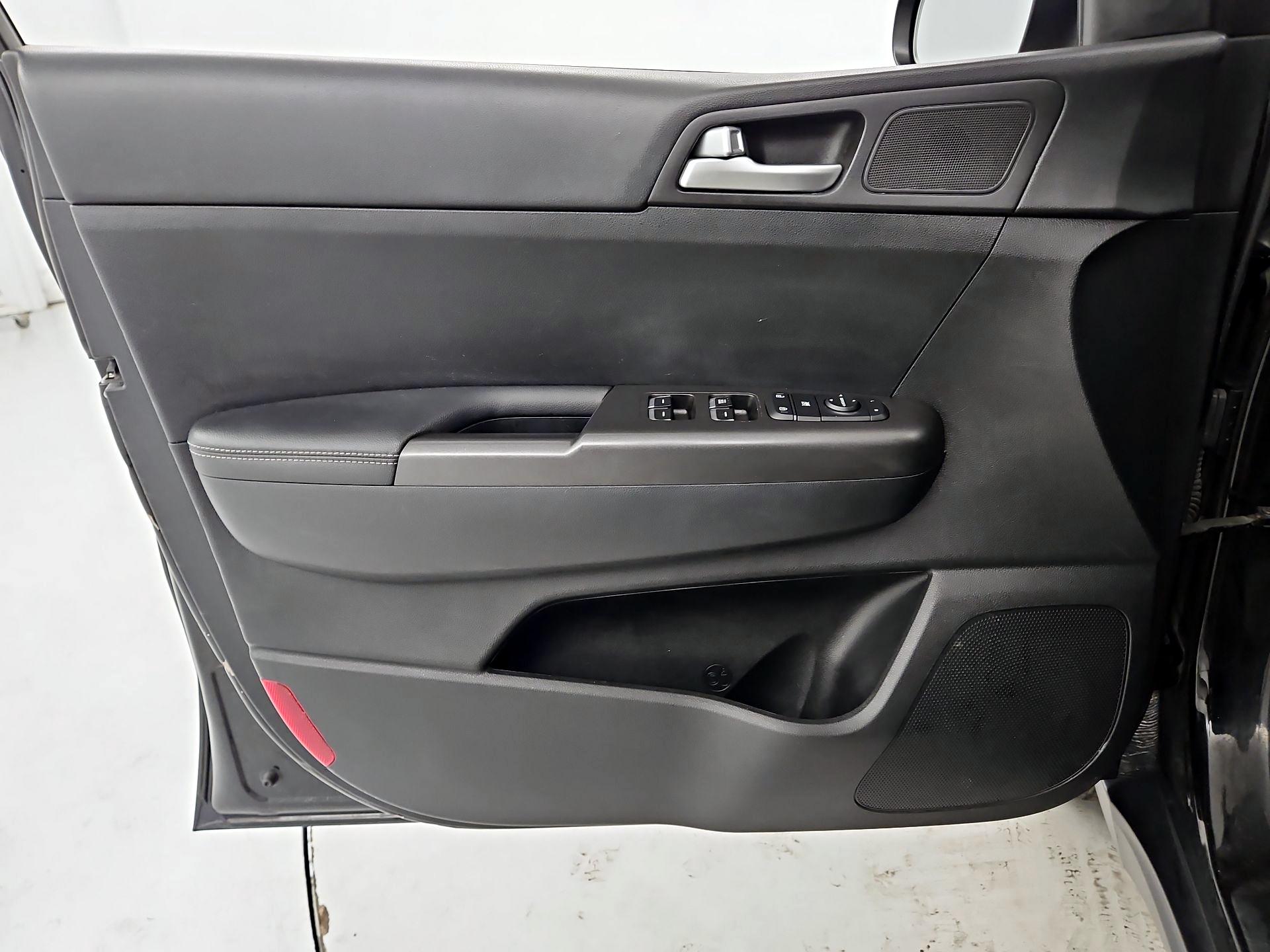 Thumbnail: 2021 Kia Sportage - 10