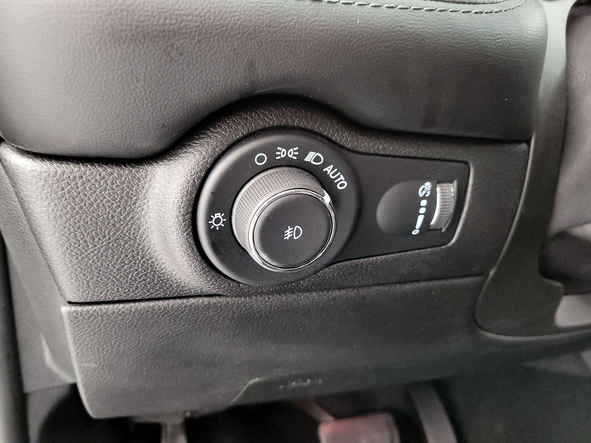 Thumbnail: 2021 Dodge Durango - 13