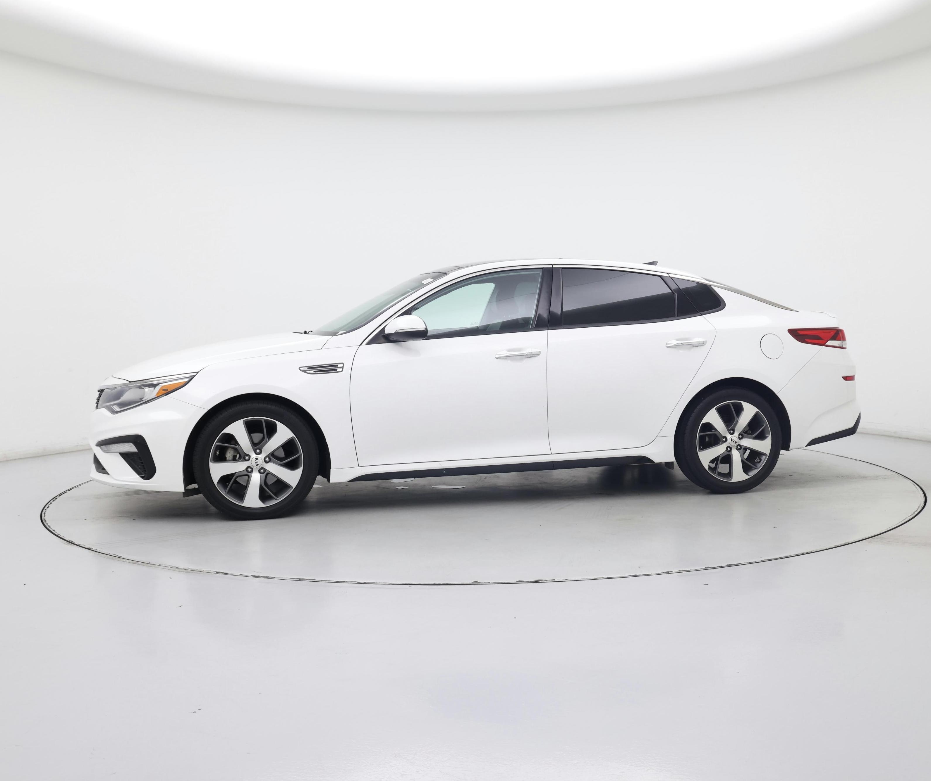 Thumbnail: 2019 Kia Optima - 3