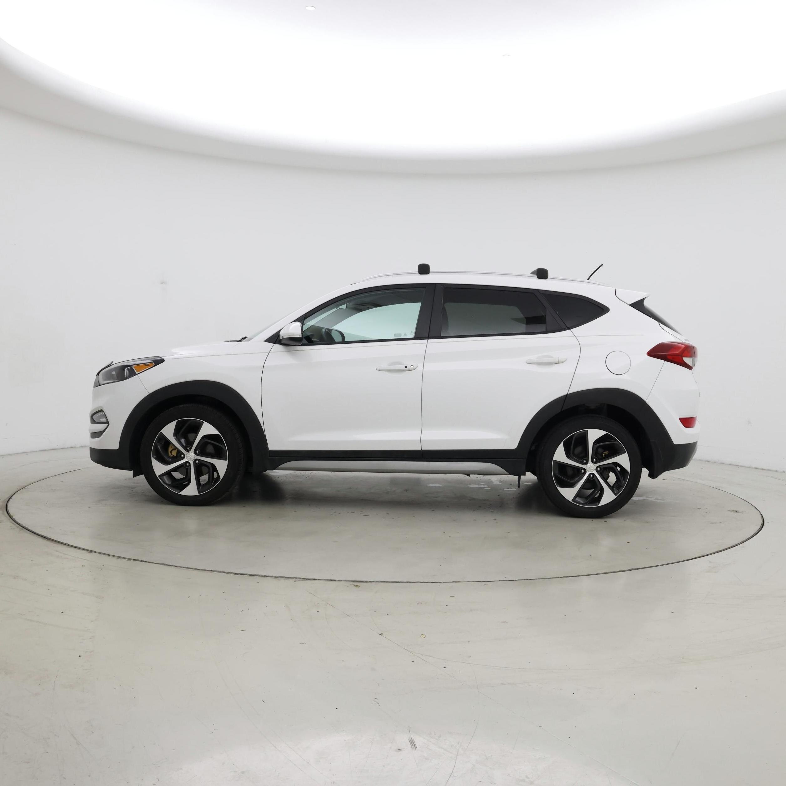 Thumbnail: 2017 Hyundai Tucson - 3
