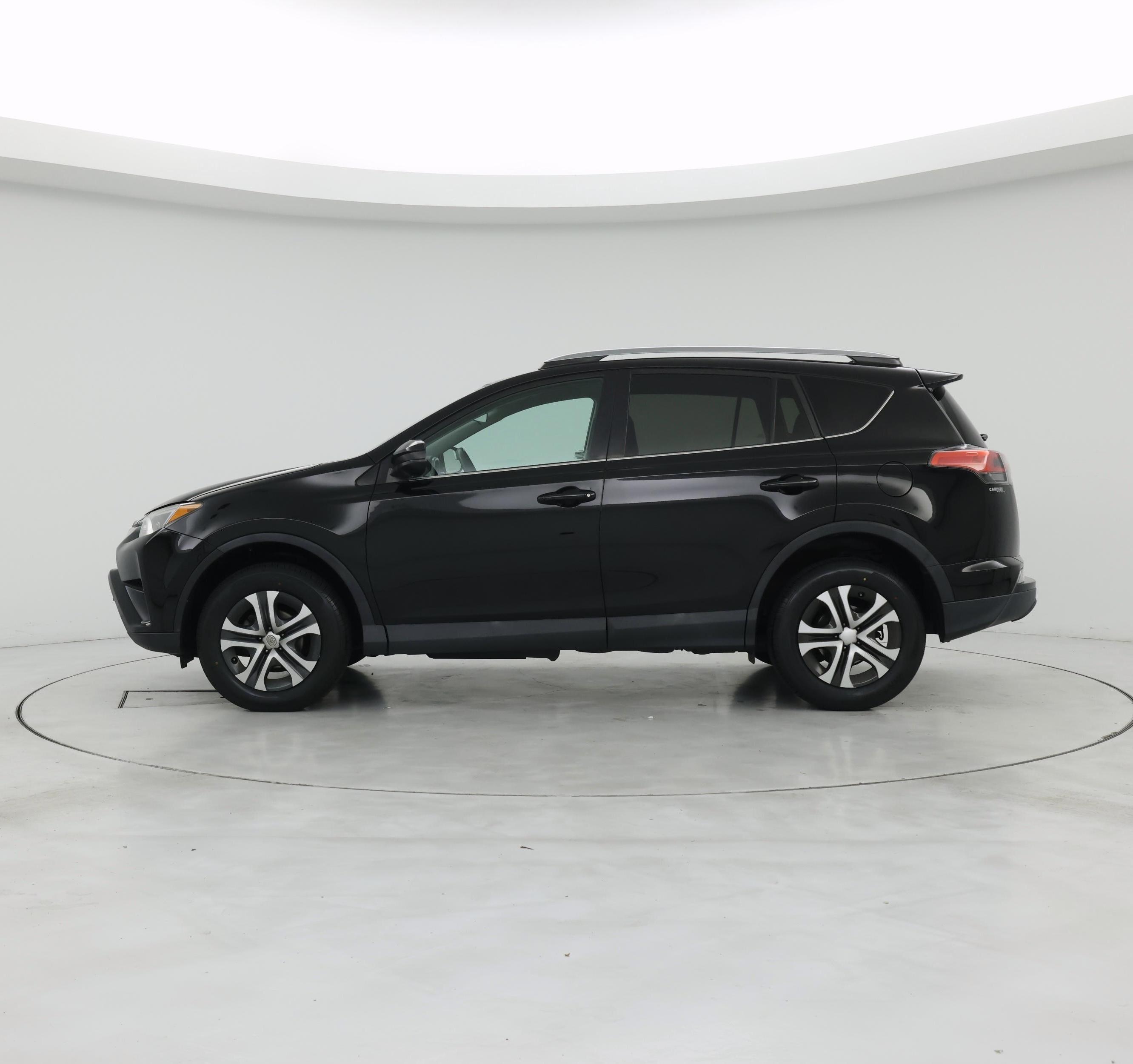 Thumbnail: 2018 Toyota RAV4 - 3