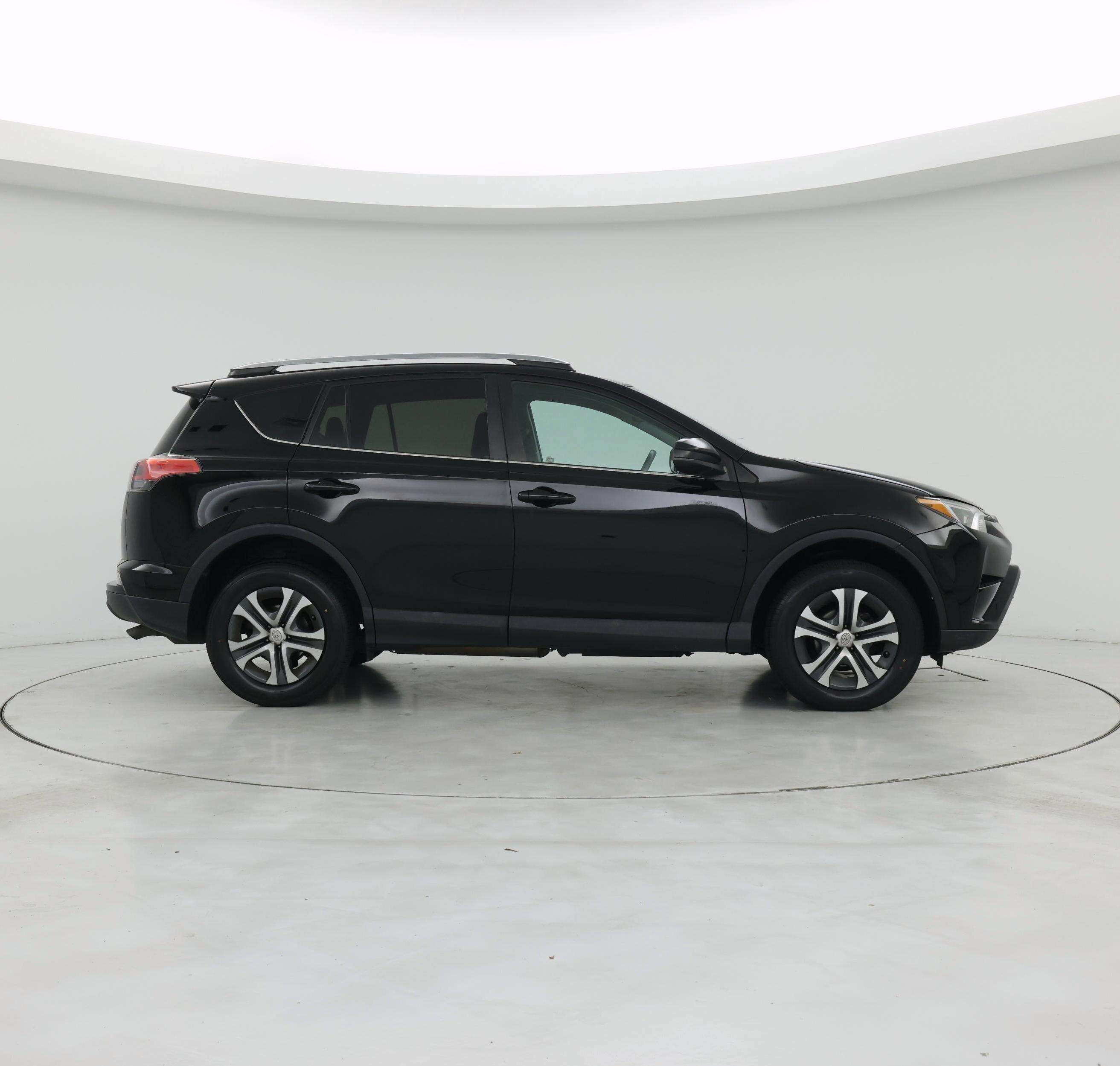 Thumbnail: 2018 Toyota RAV4 - 7