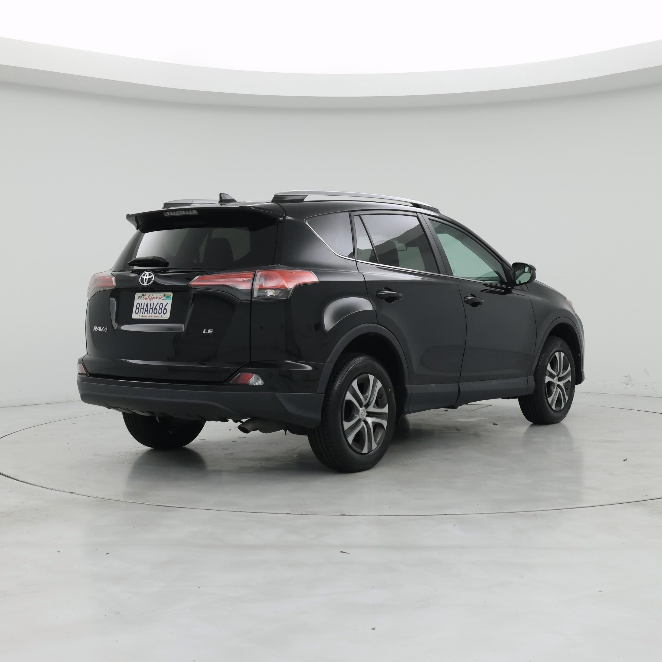 Thumbnail: 2018 Toyota RAV4 - 8