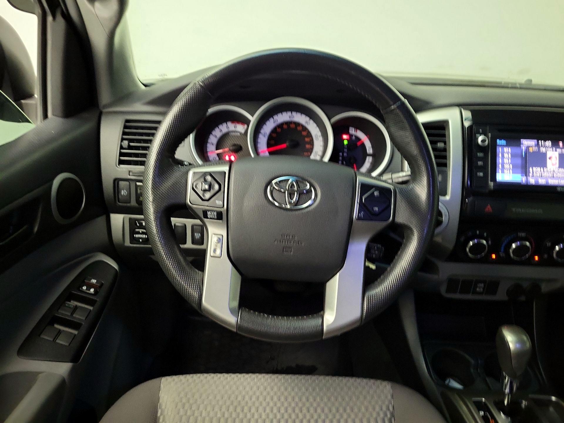 Thumbnail: 2015 Toyota Tacoma - 10