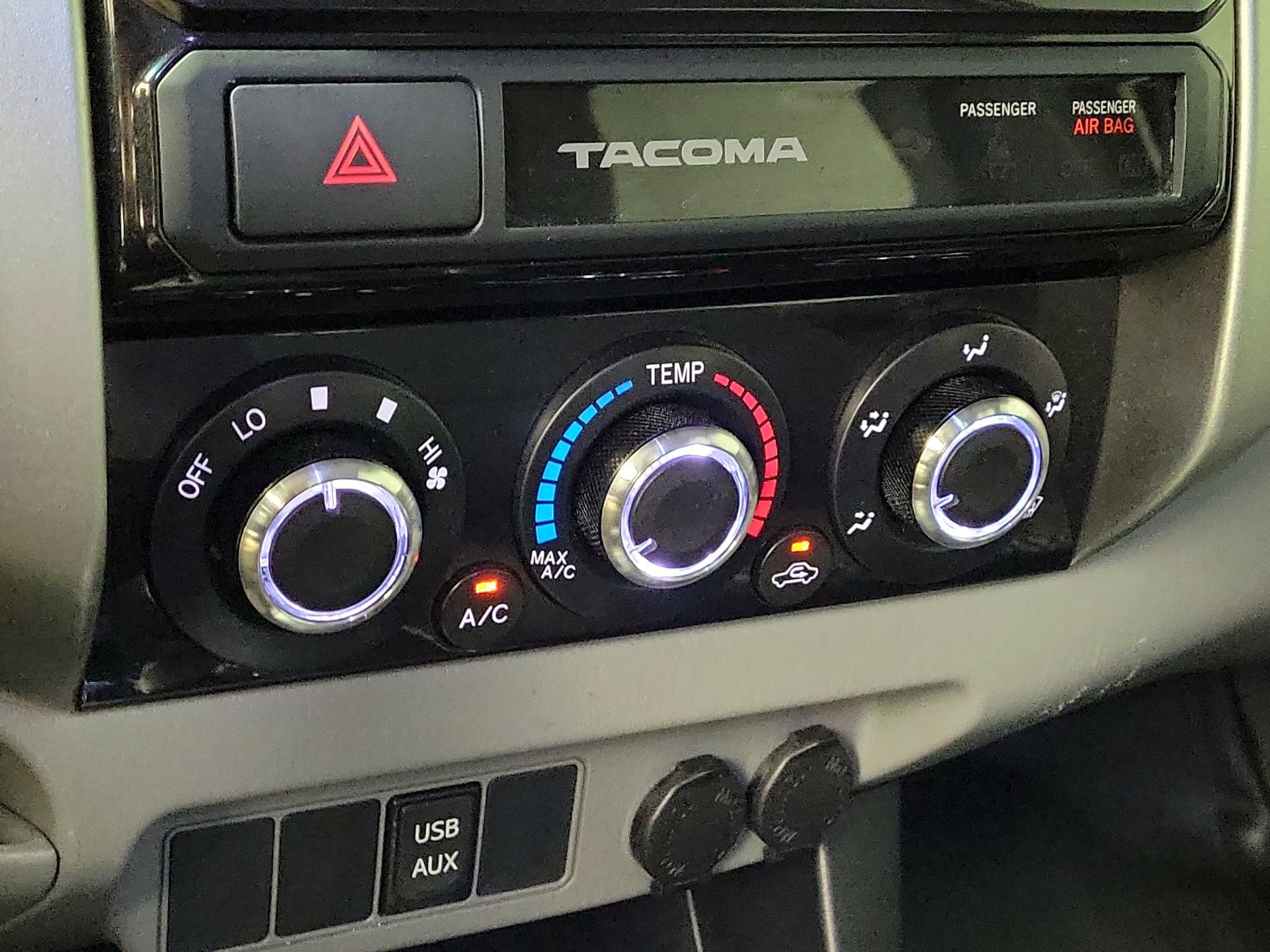 Thumbnail: 2015 Toyota Tacoma - 16