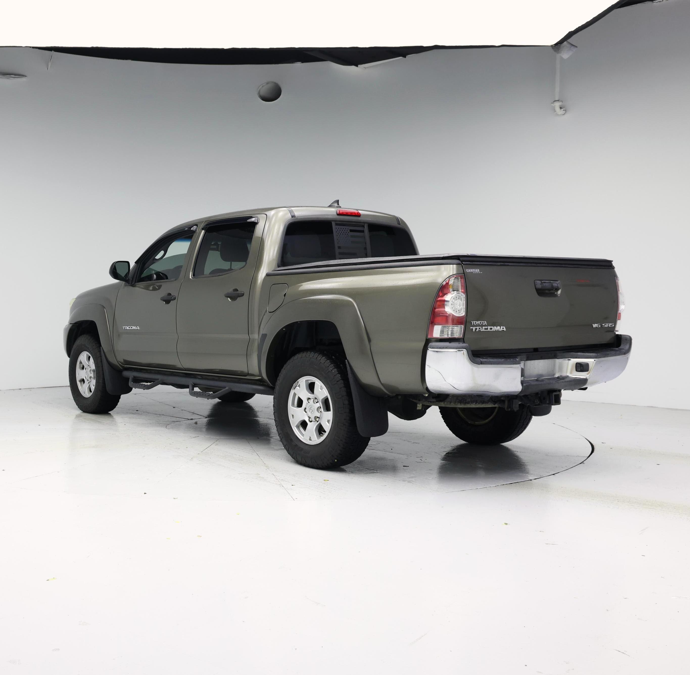 Thumbnail: 2015 Toyota Tacoma - 2