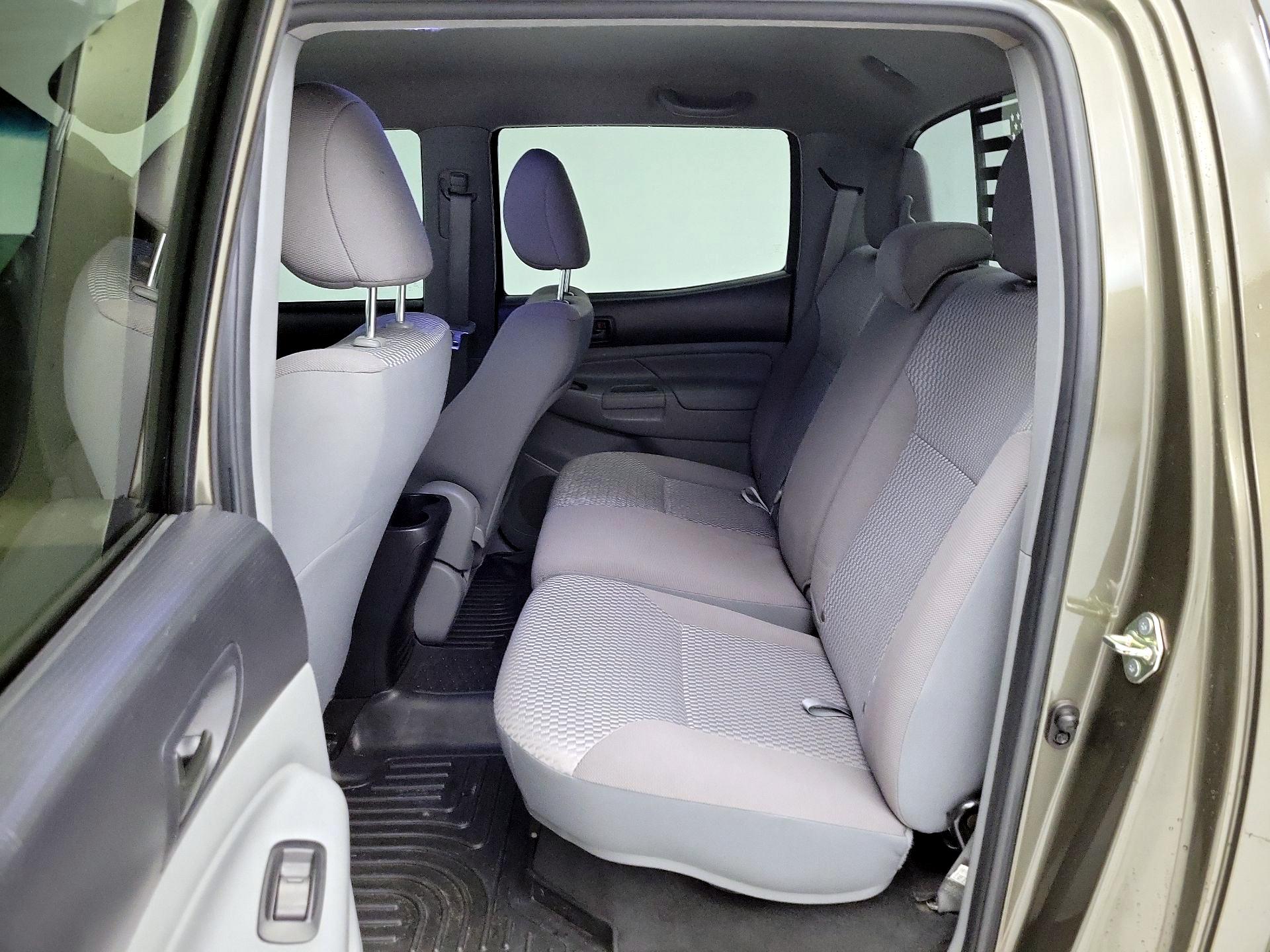Thumbnail: 2015 Toyota Tacoma - 19