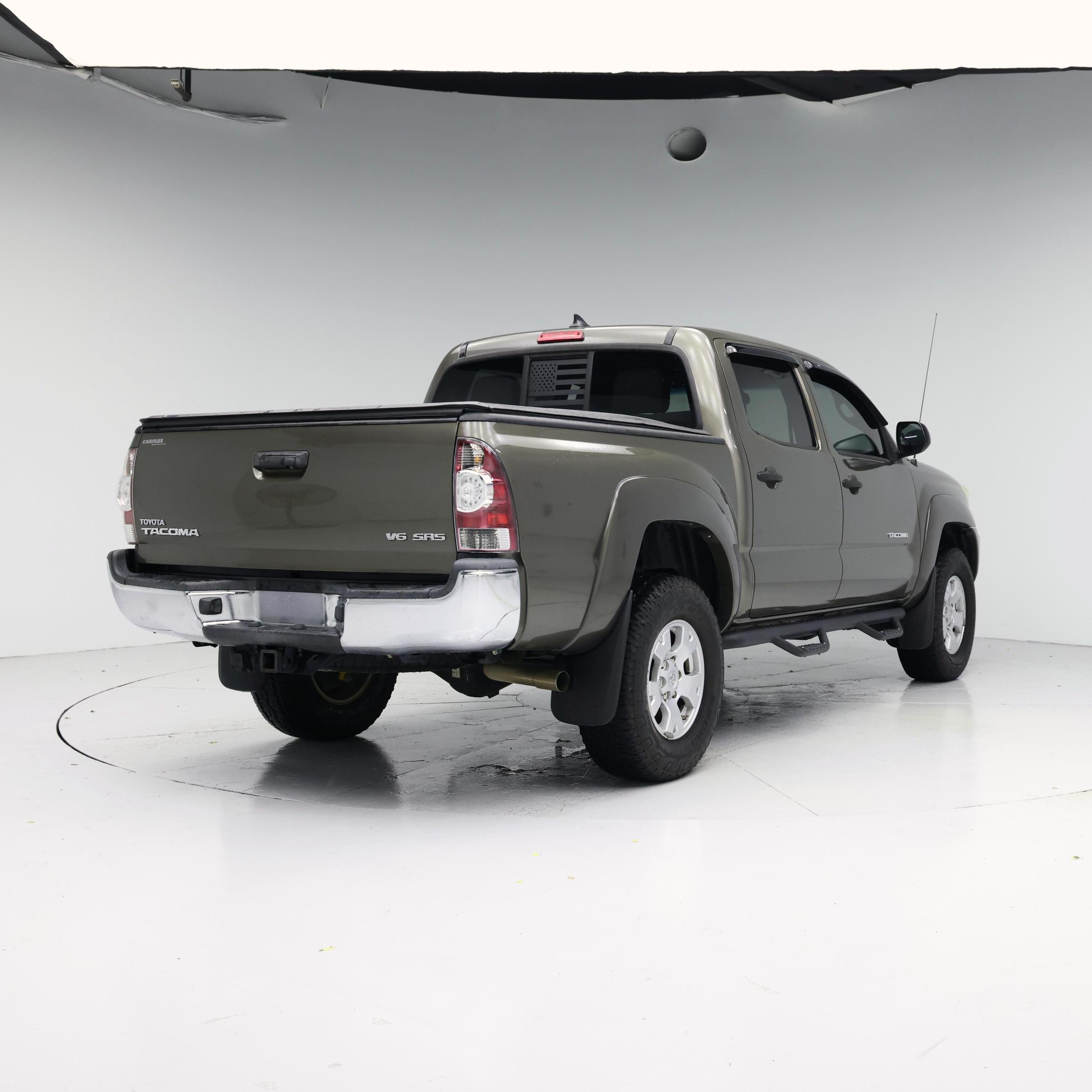 Thumbnail: 2015 Toyota Tacoma - 8