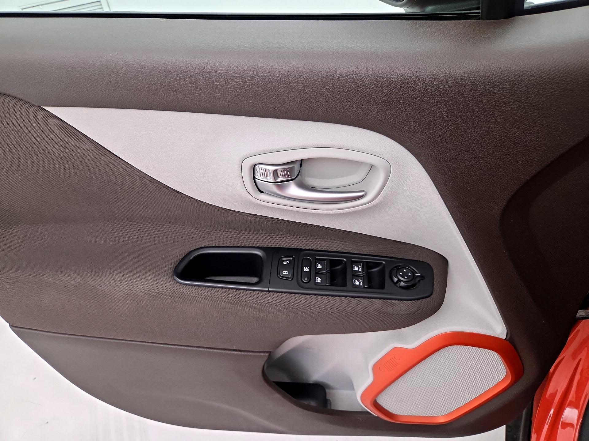 Thumbnail: 2015 Jeep Renegade - 12