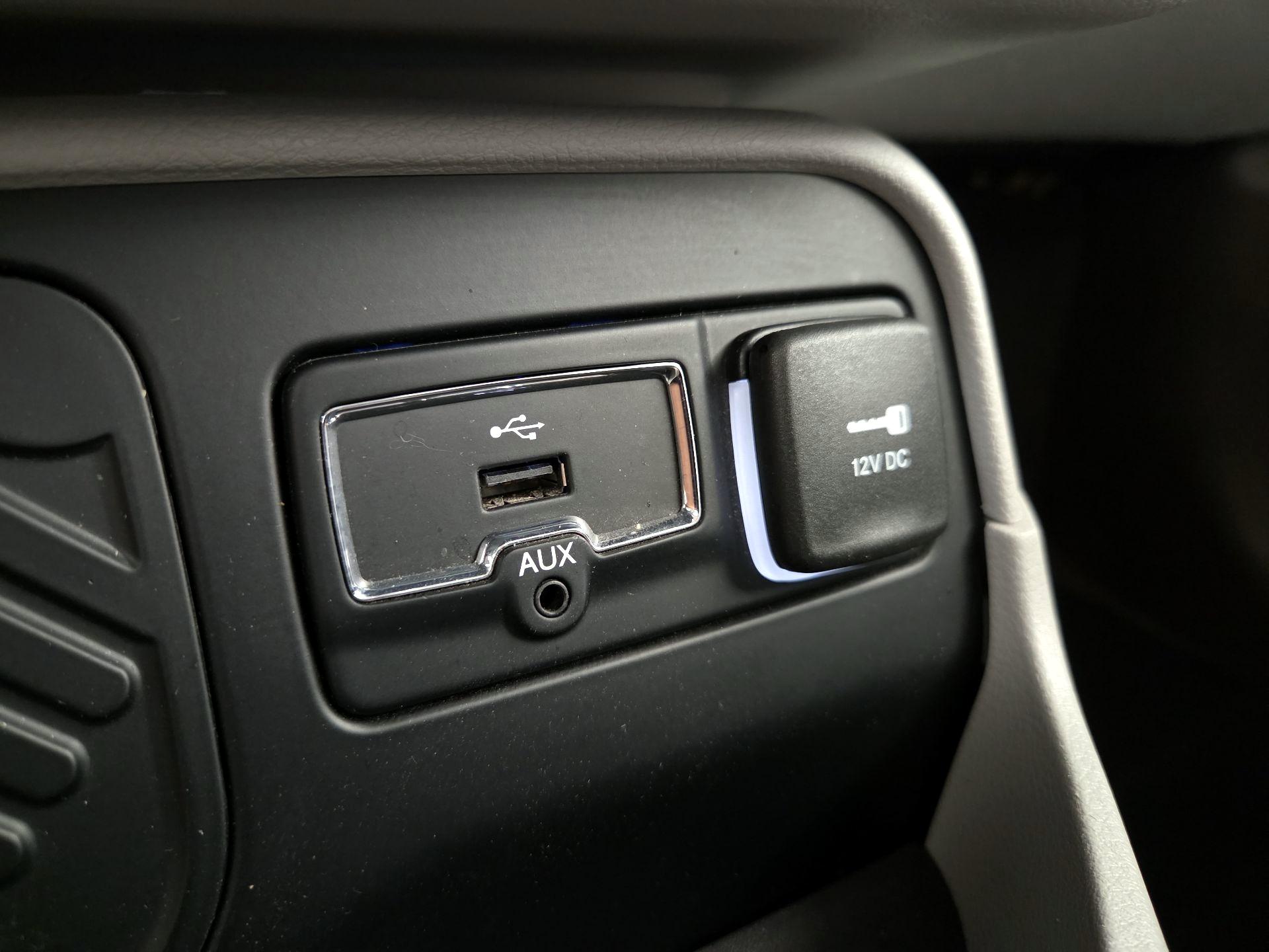 Thumbnail: 2015 Jeep Renegade - 18