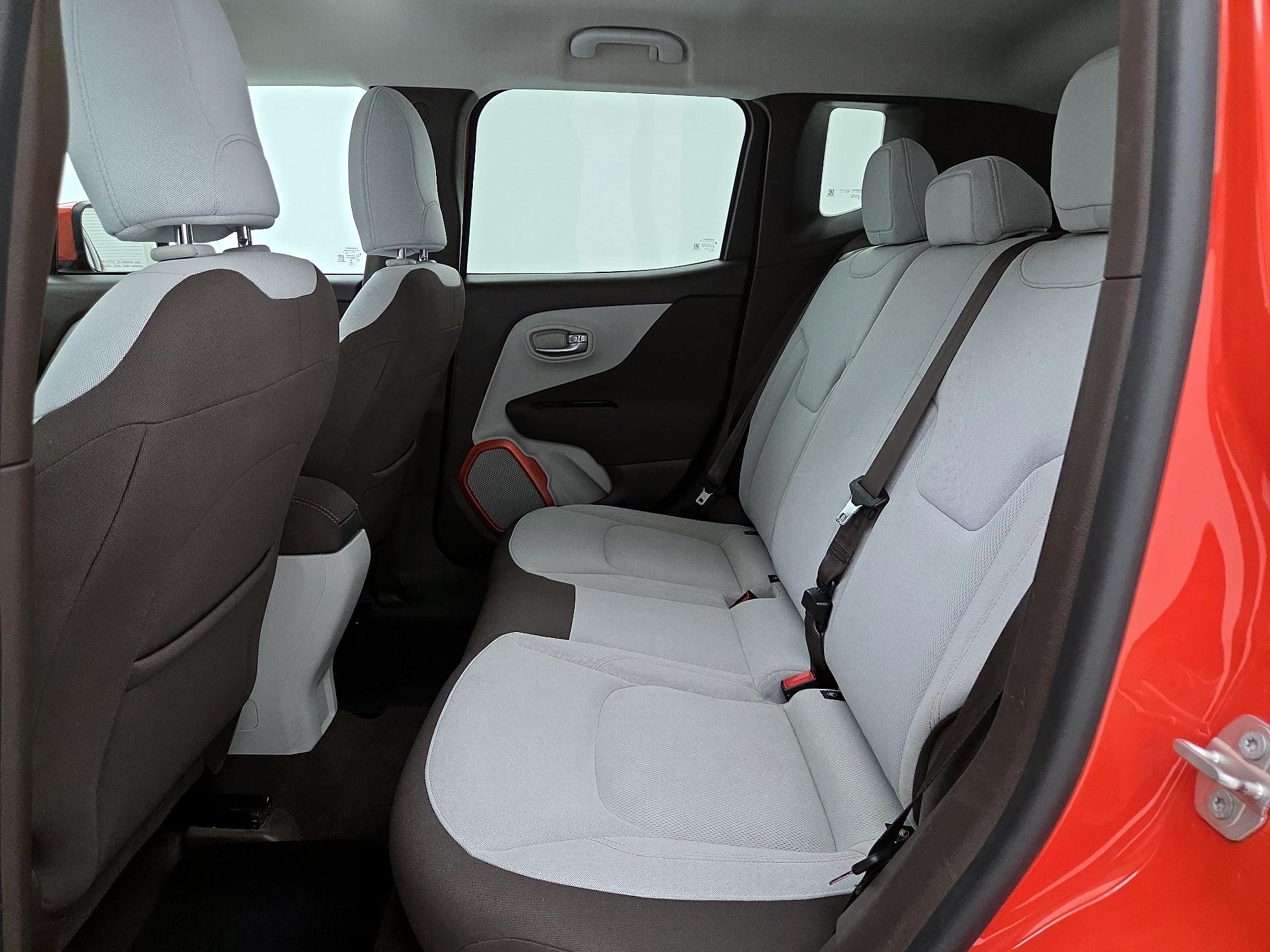 Thumbnail: 2015 Jeep Renegade - 19