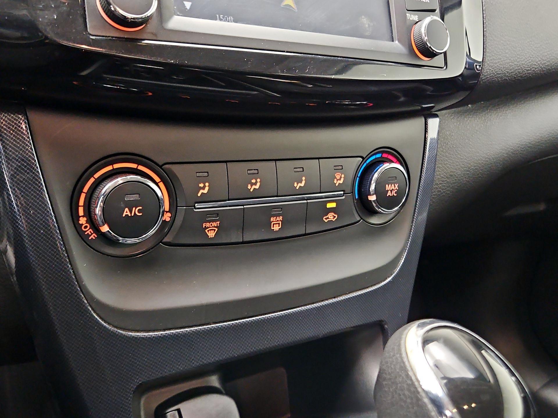 Thumbnail: 2017 Nissan Sentra - 17