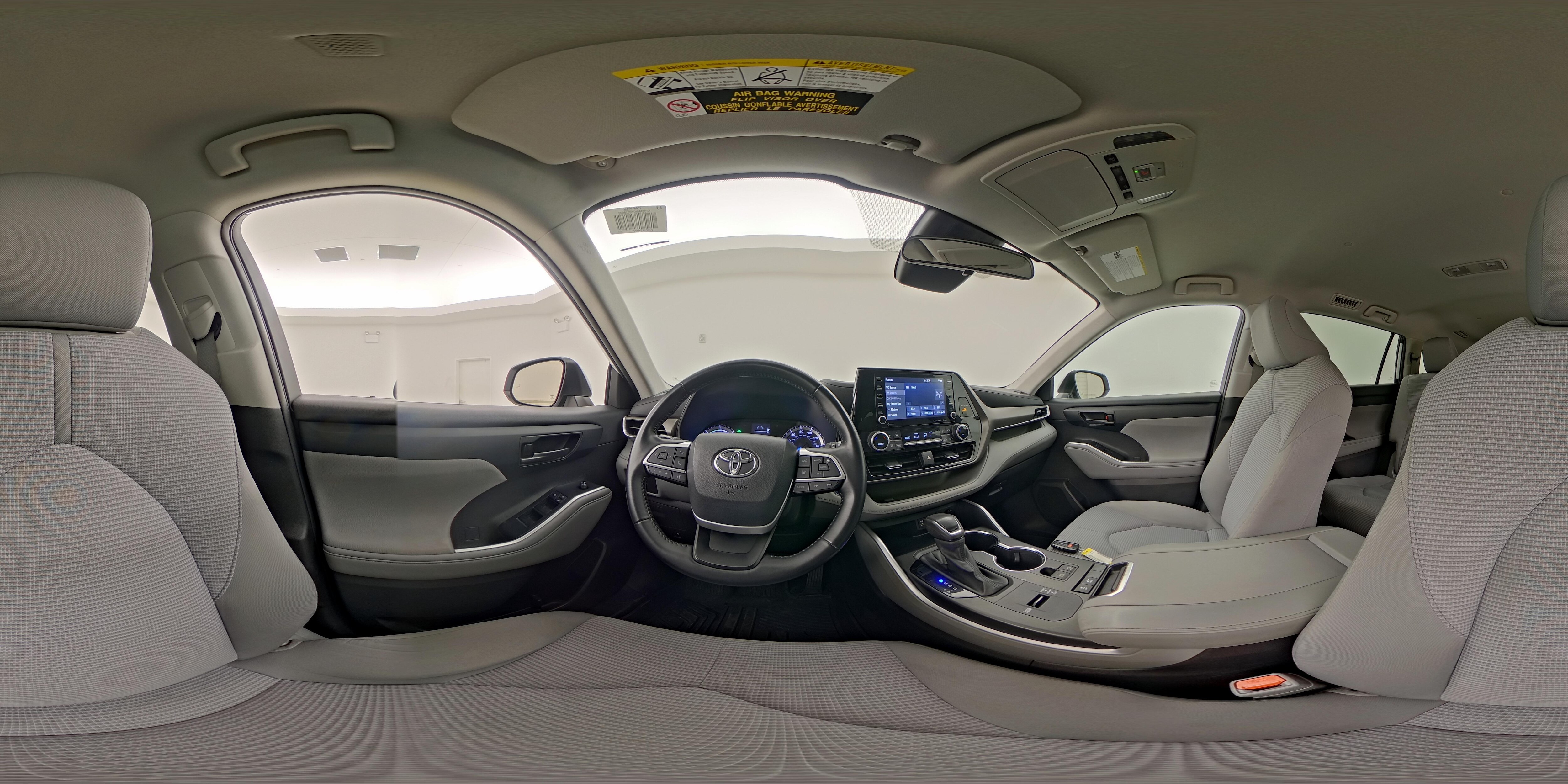 2022 Toyota Highlander LE - Photo 27