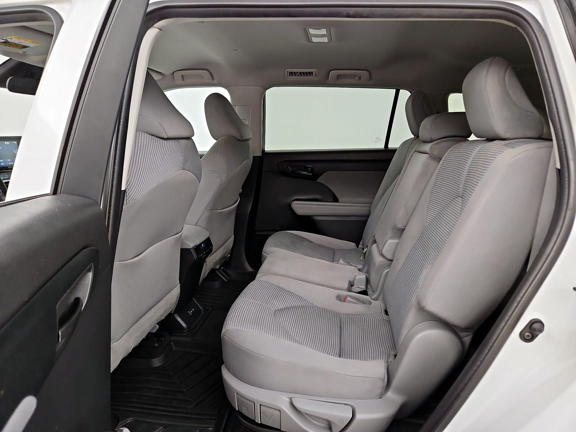 Thumbnail: 2022 Toyota Highlander - 19