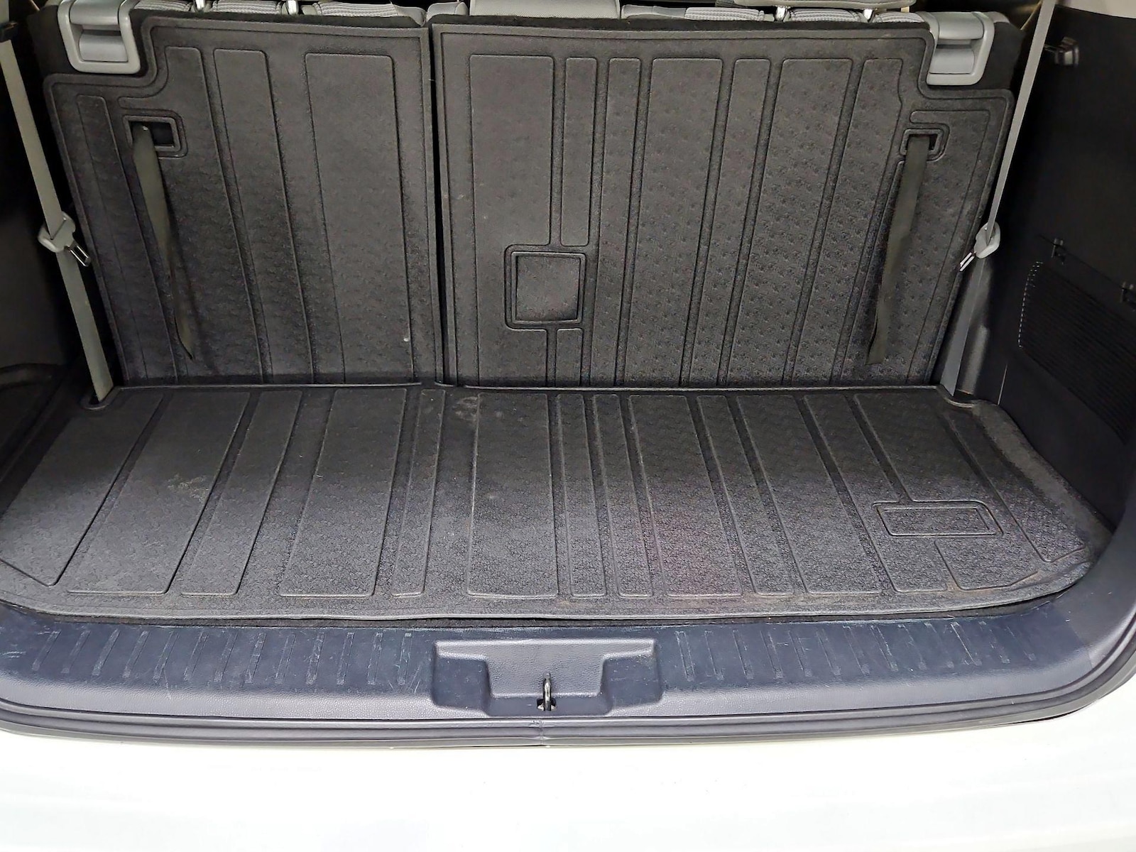2022 Toyota Highlander LE - Photo 22