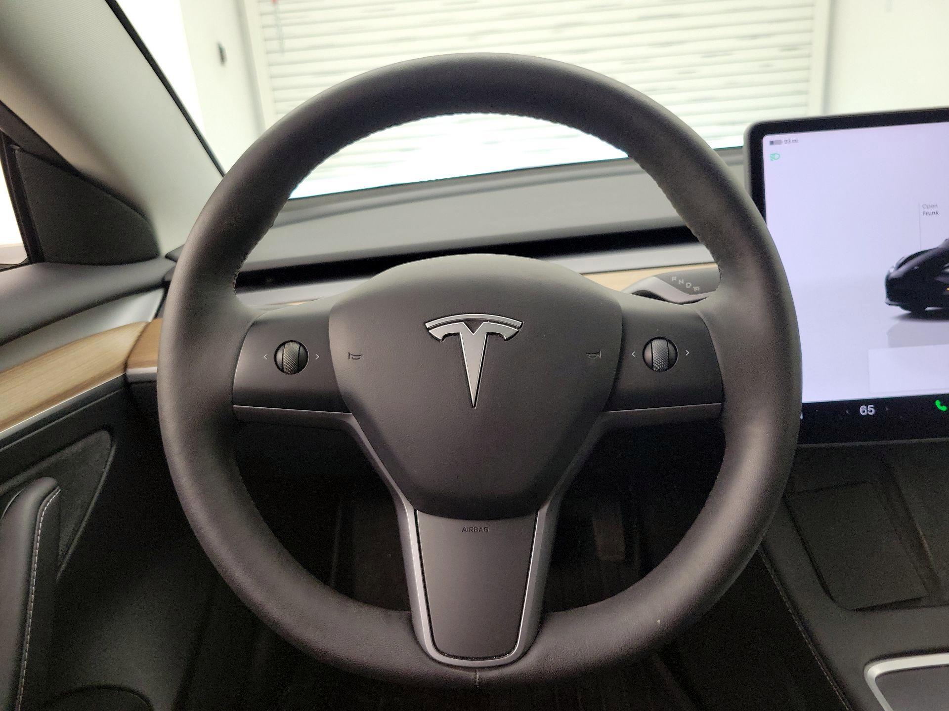 Thumbnail: 2023 Tesla Model 3 - 10