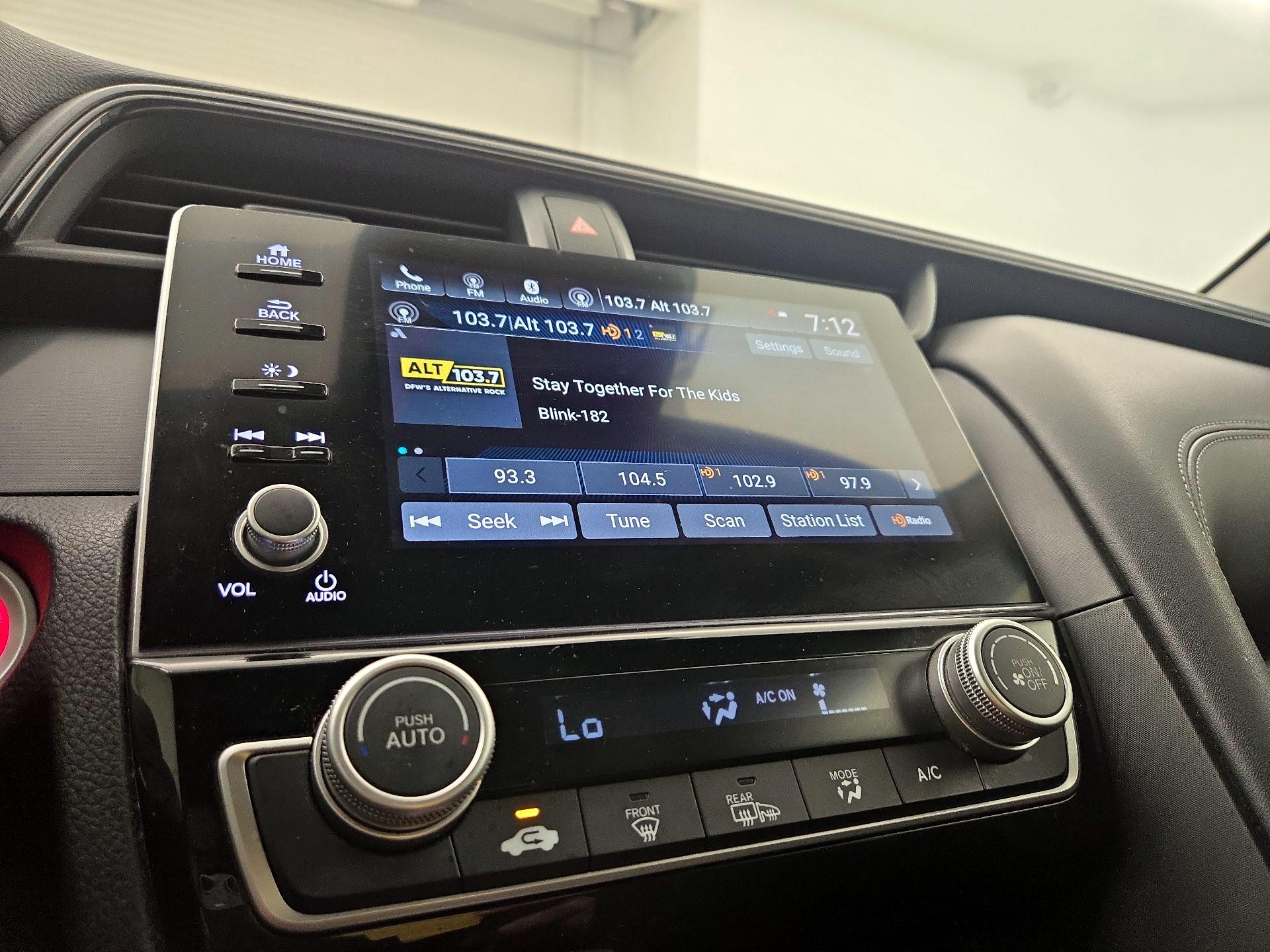 Thumbnail: 2019 Honda Insight - 16