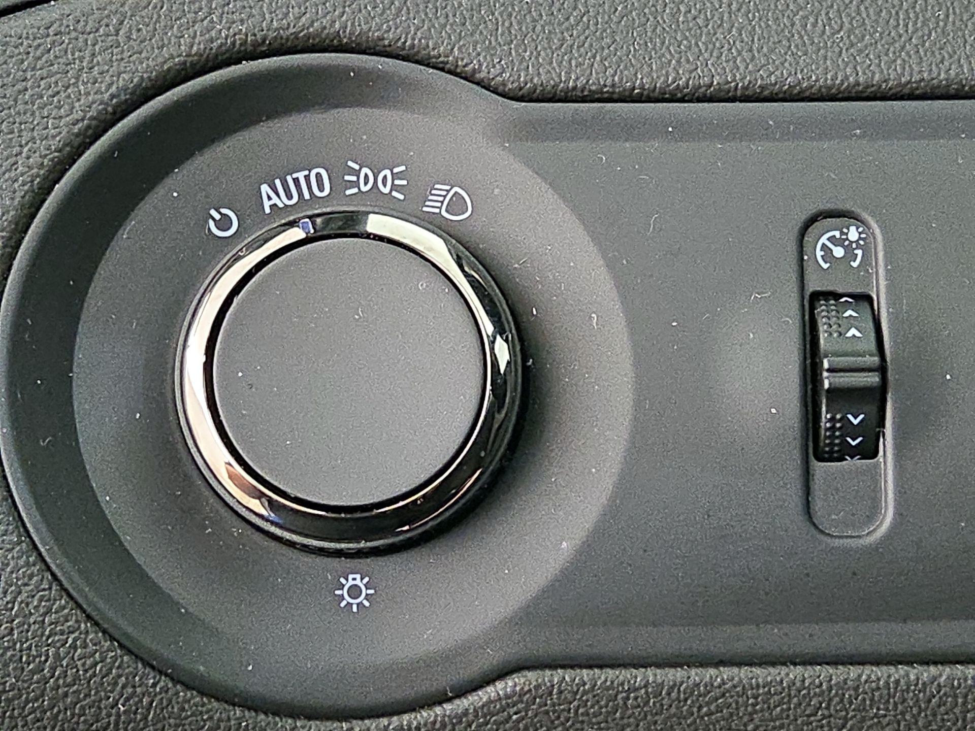 Thumbnail: 2015 Buick LaCrosse - 13