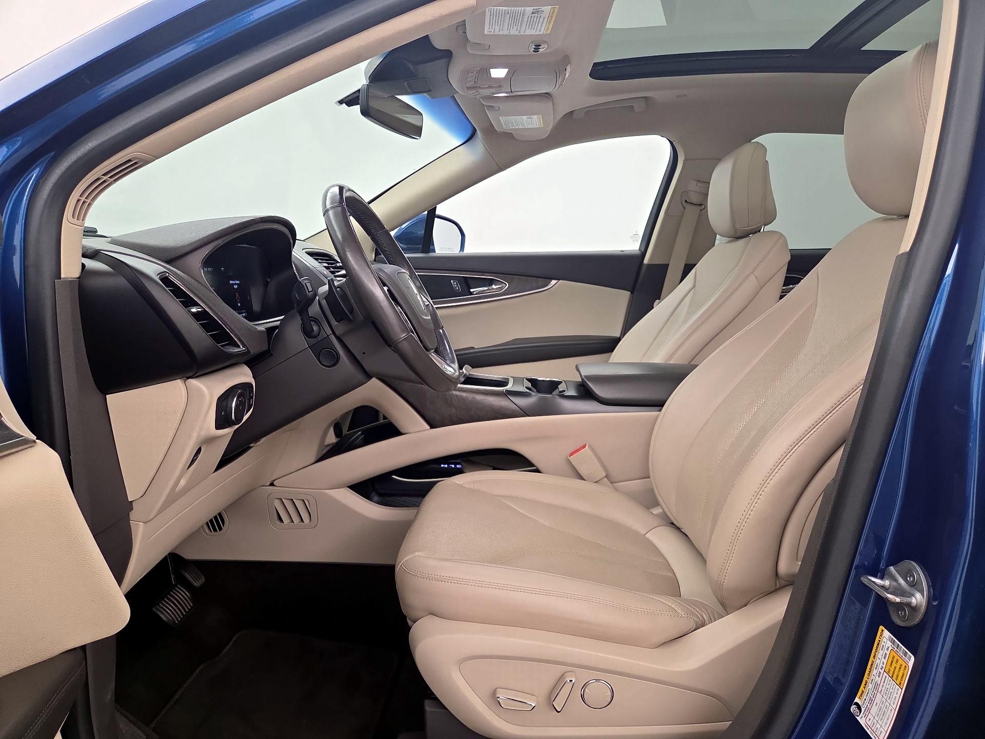 Thumbnail: 2020 Lincoln Nautilus - 11