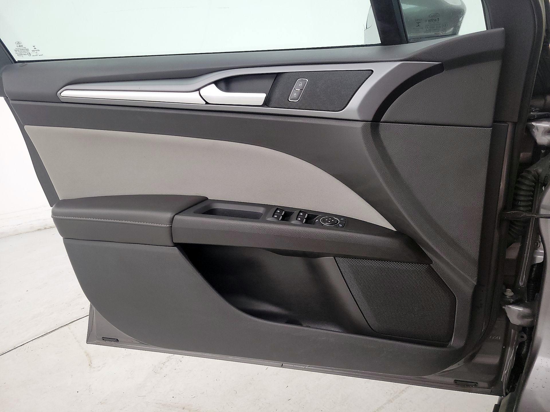 Thumbnail: 2014 Ford Fusion - 12
