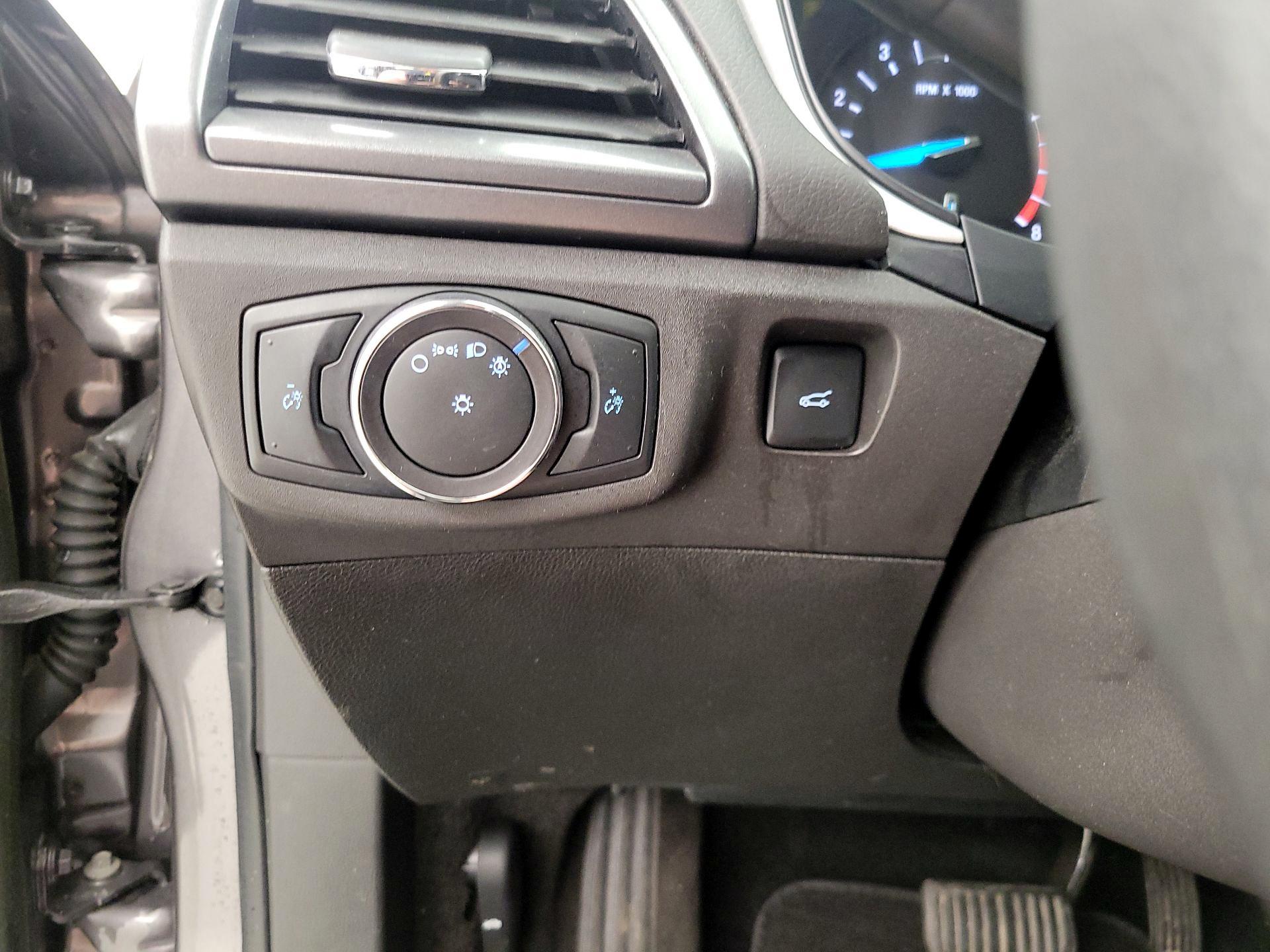 Thumbnail: 2014 Ford Fusion - 13