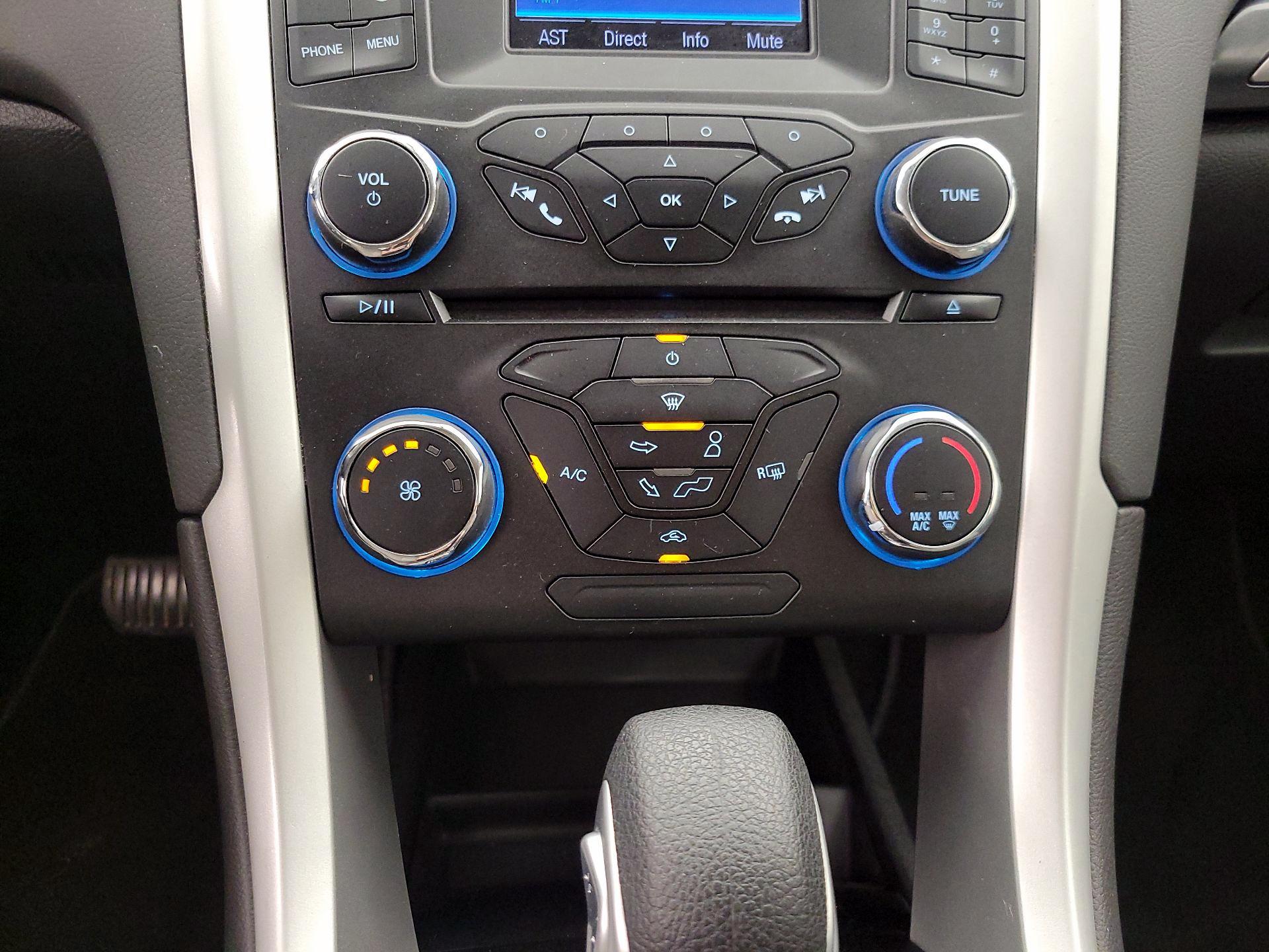 Thumbnail: 2014 Ford Fusion - 15