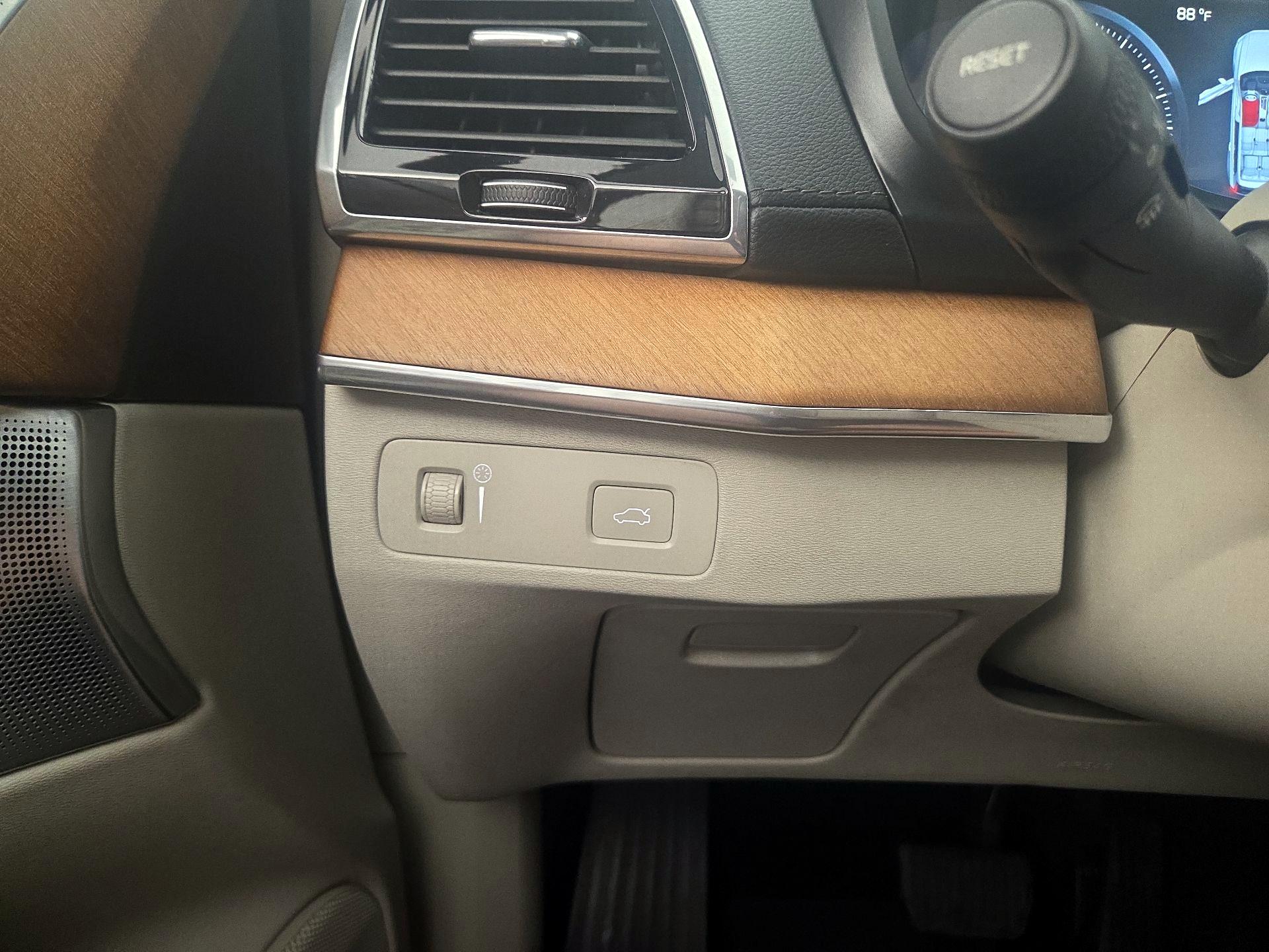 Thumbnail: 2019 Volvo XC90 - 13
