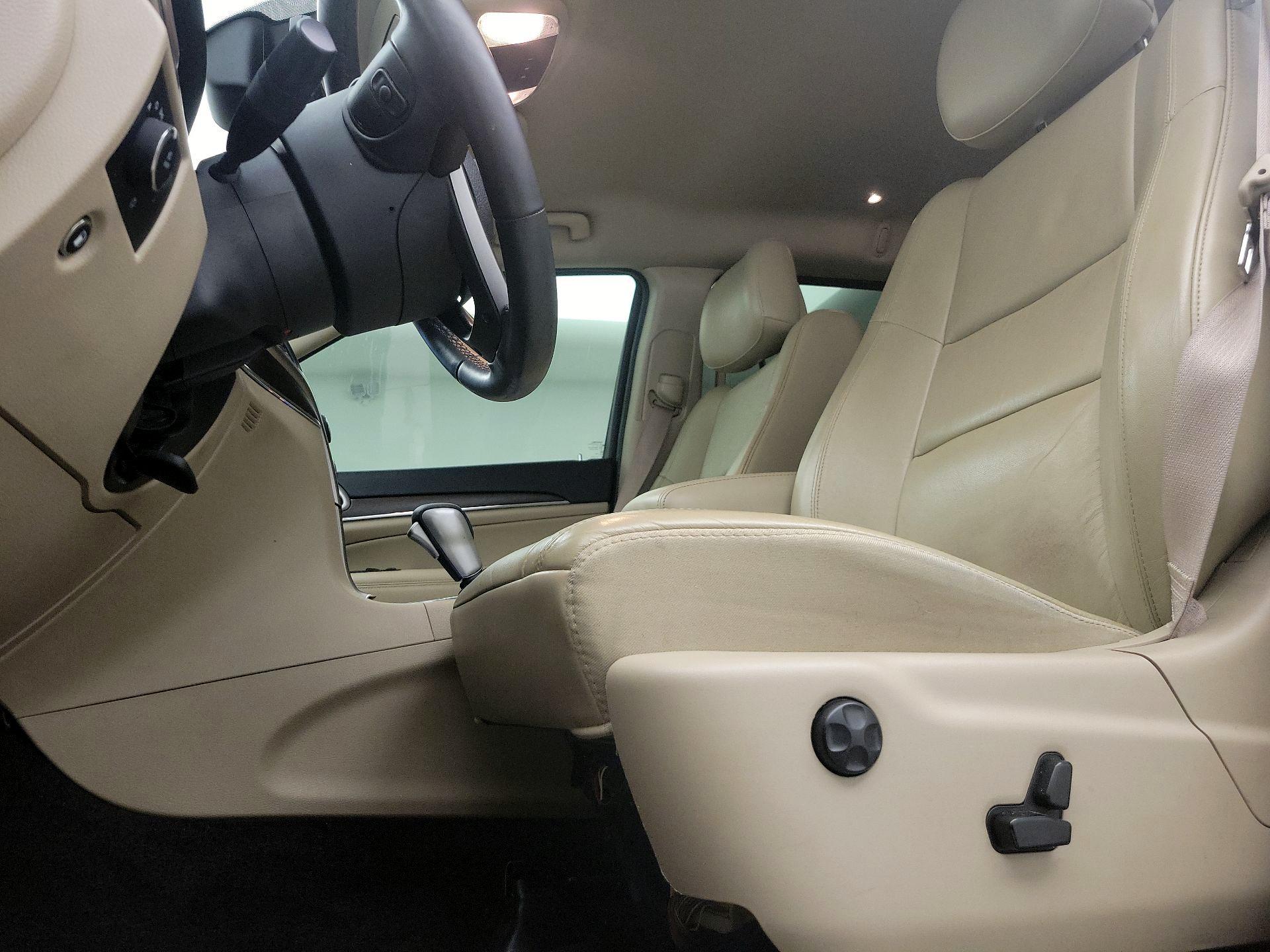 Thumbnail: 2018 Jeep Grand Cherokee - 11
