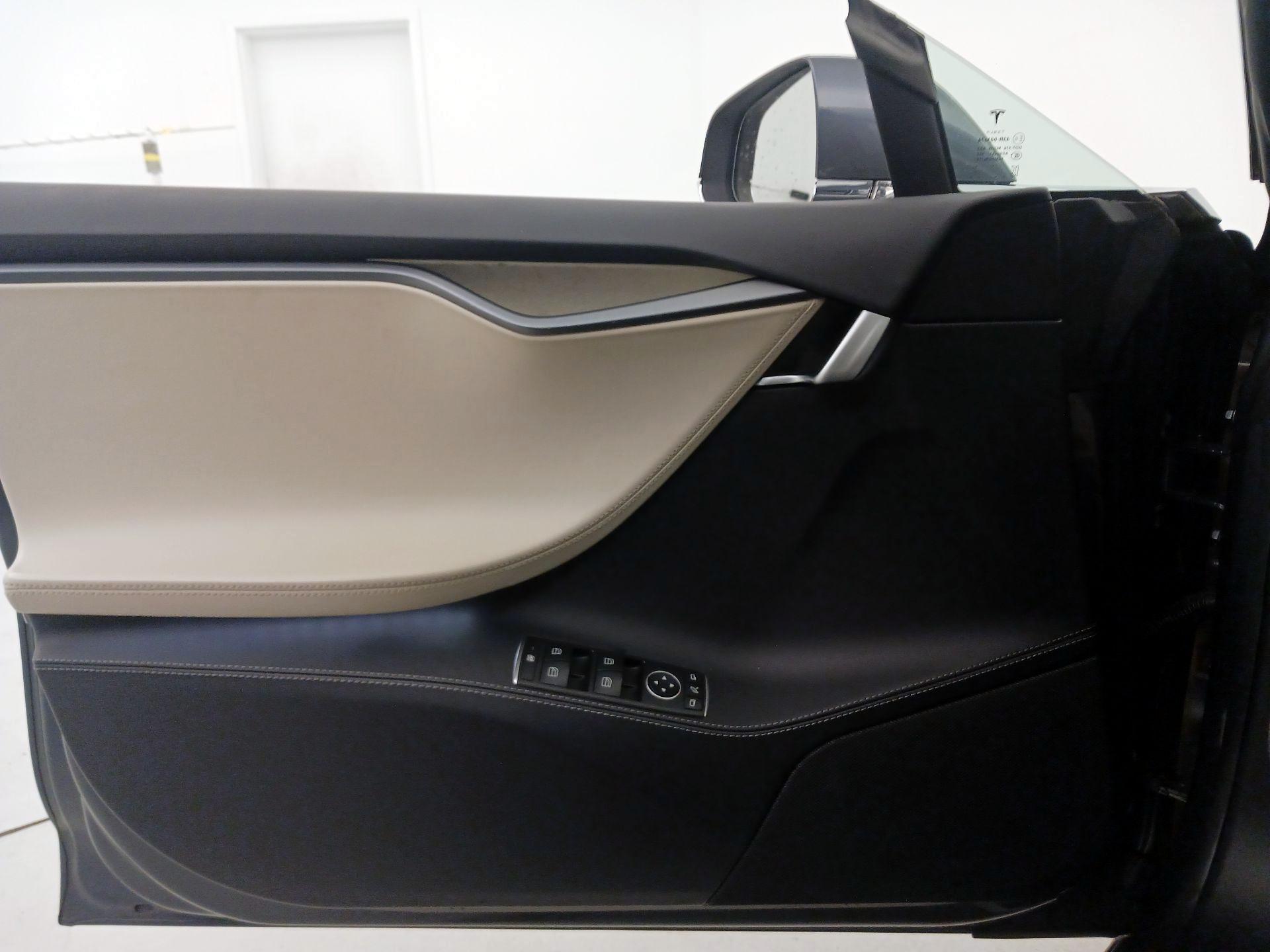 Thumbnail: 2021 Tesla Model S - 12