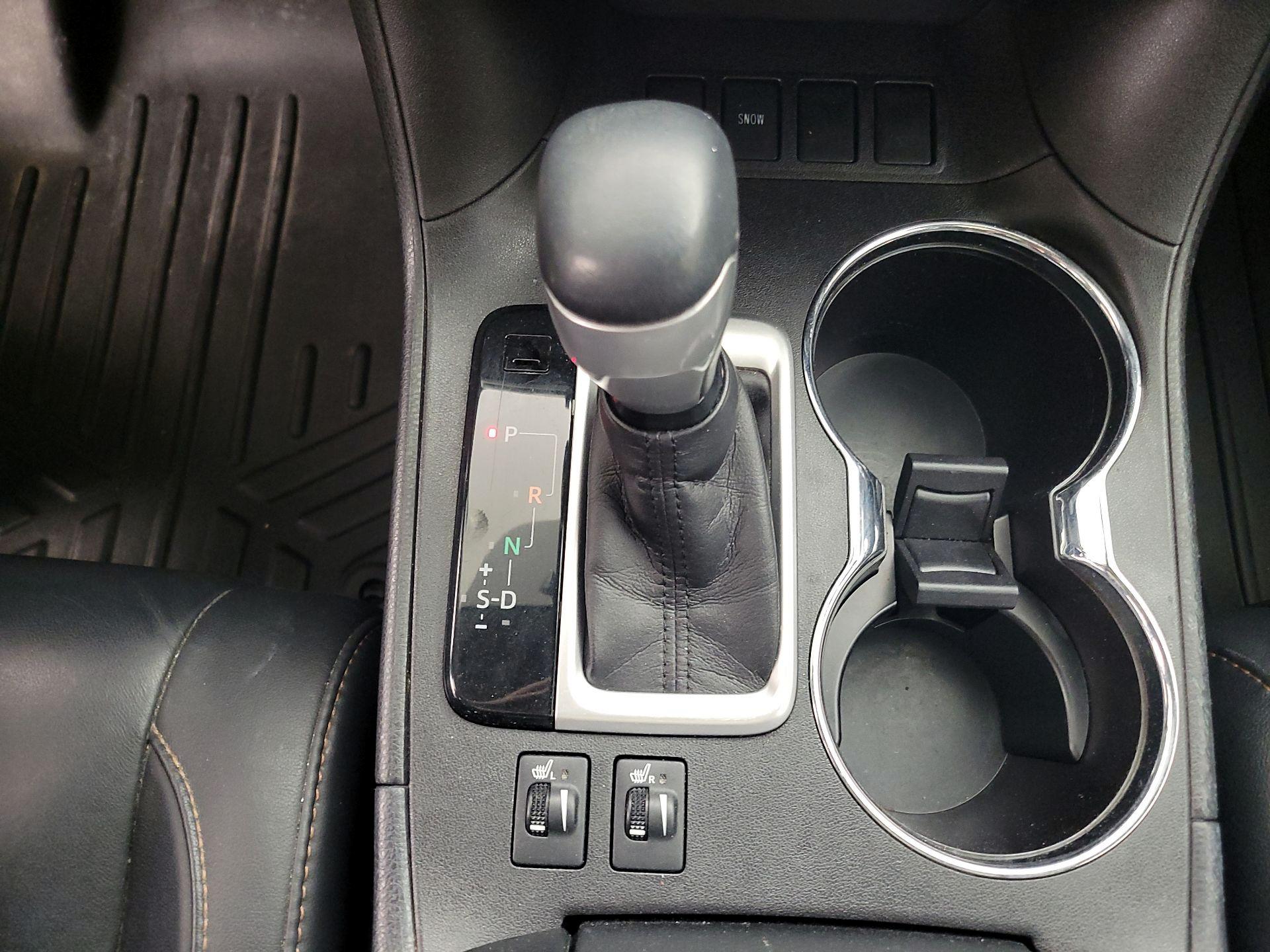 Thumbnail: 2018 Toyota Highlander - 17
