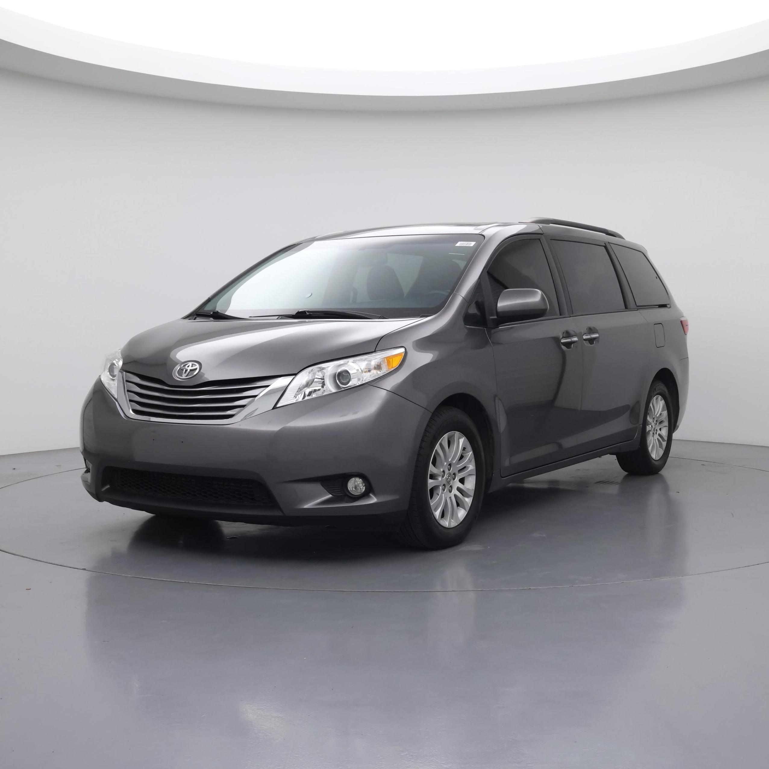 Thumbnail: 2017 Toyota Sienna - 4