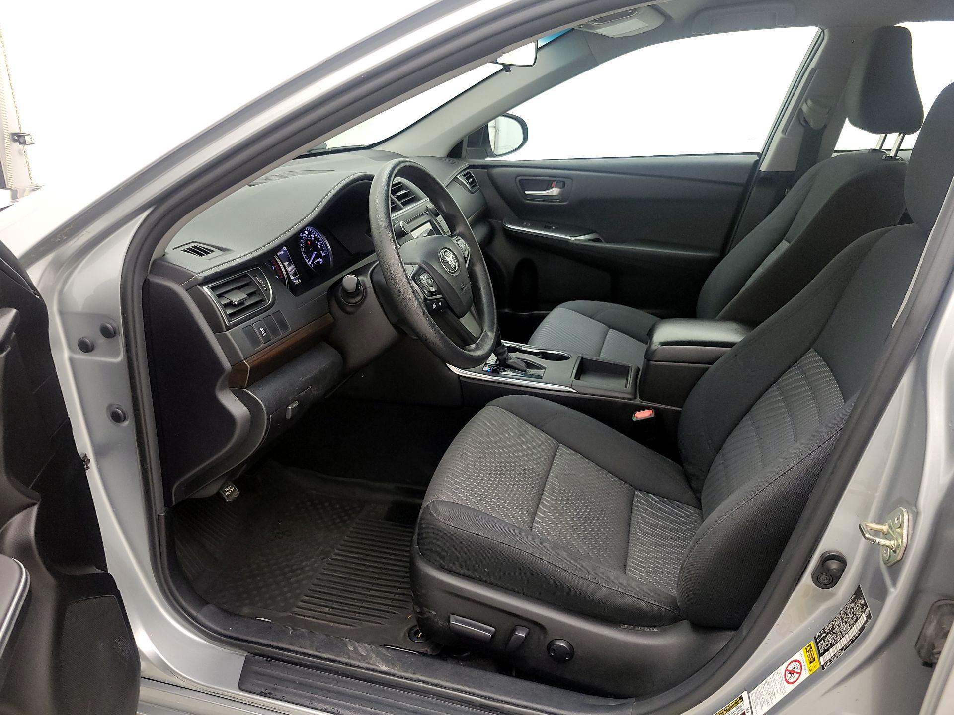 Thumbnail: 2016 Toyota Camry - 11