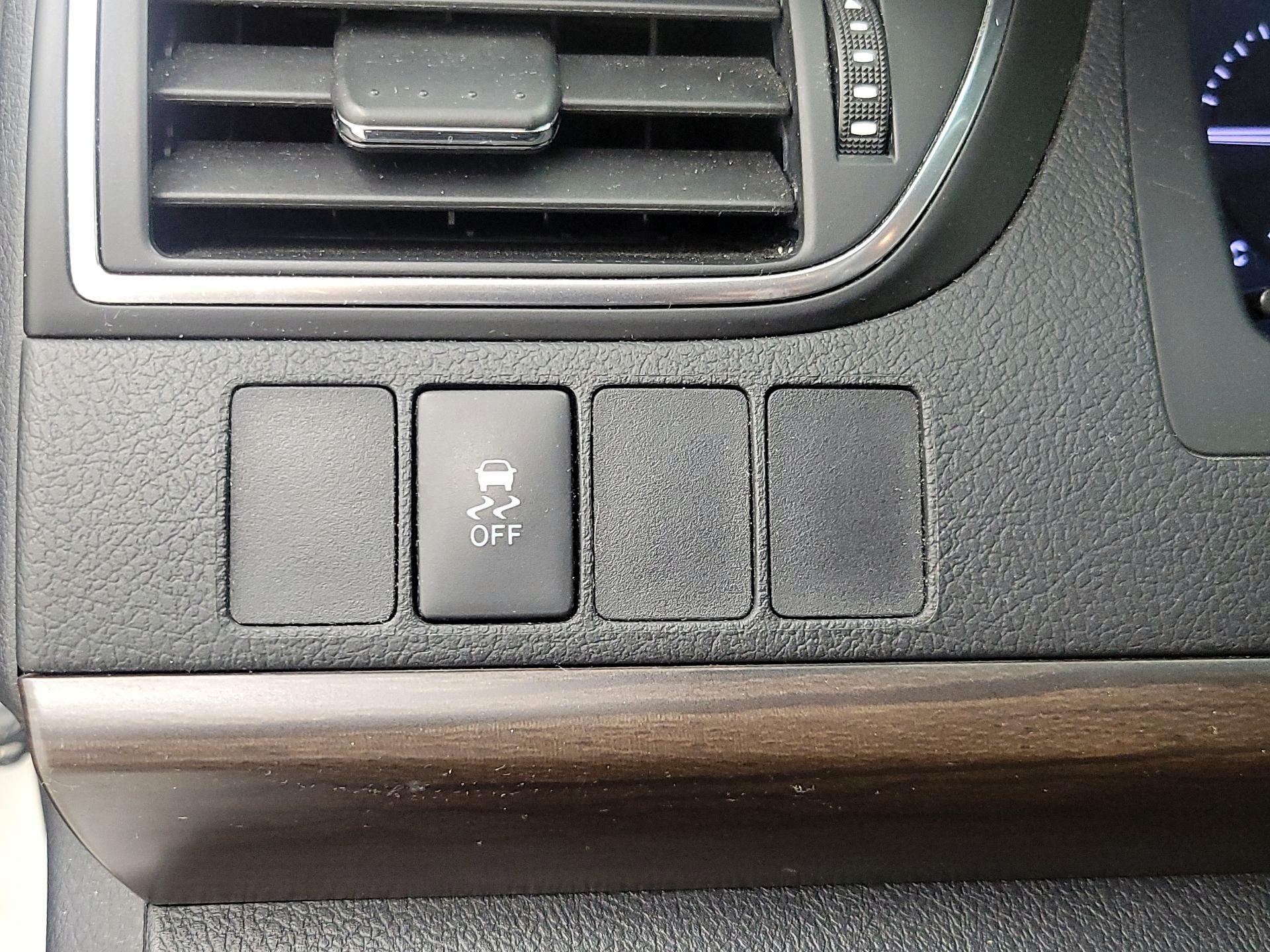 Thumbnail: 2016 Toyota Camry - 13