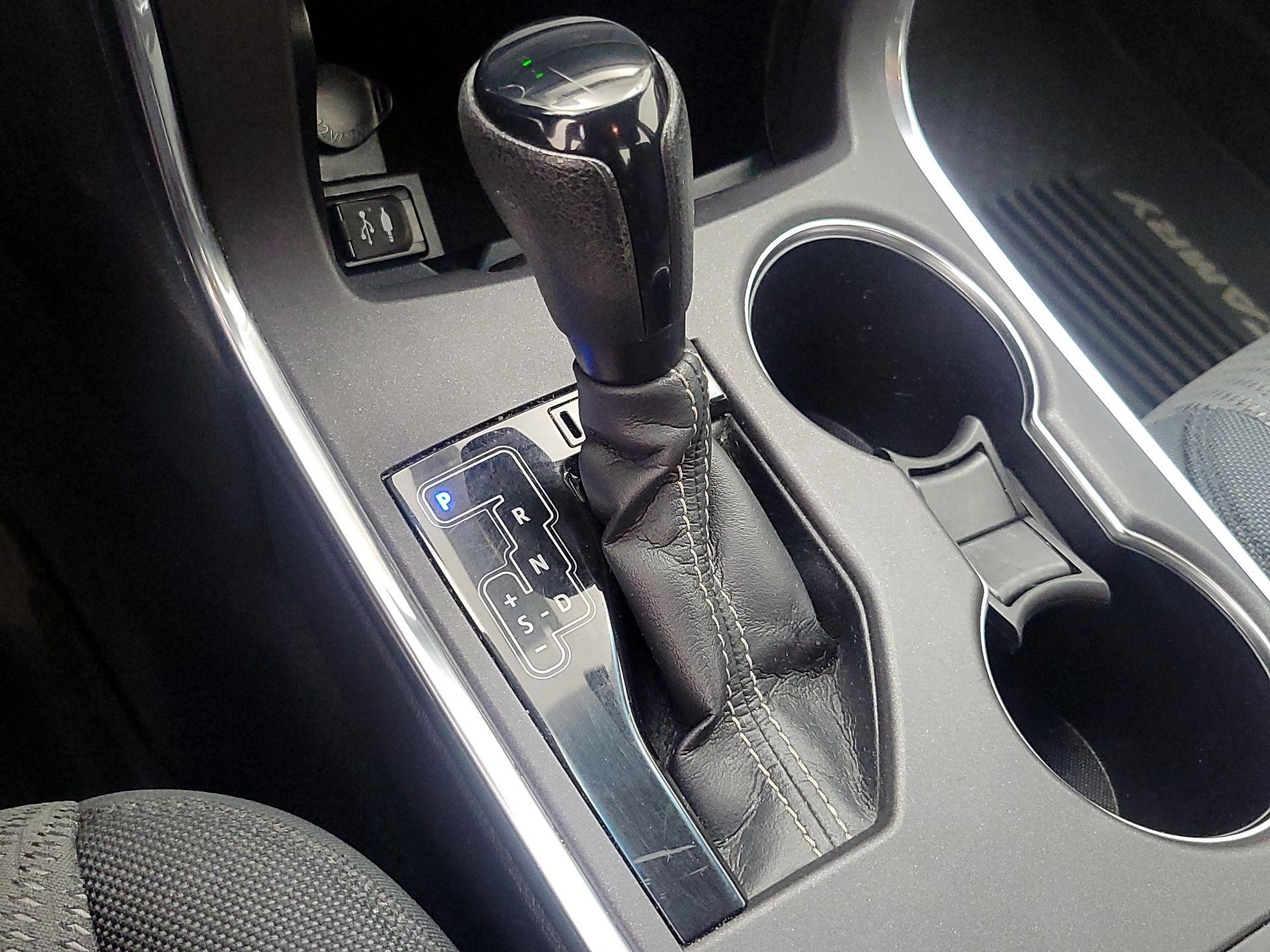 Thumbnail: 2016 Toyota Camry - 17