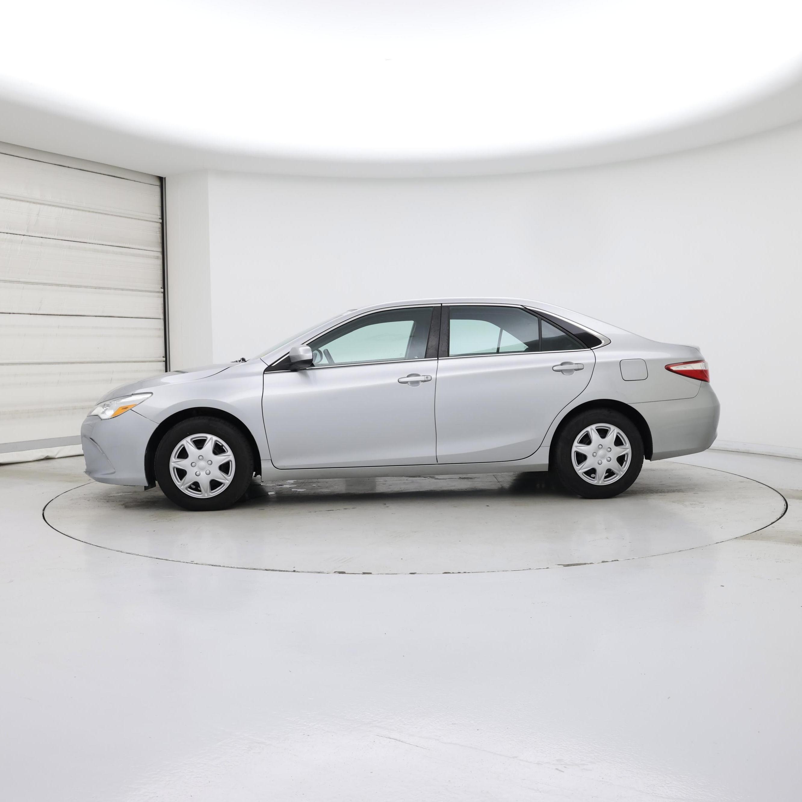 Thumbnail: 2016 Toyota Camry - 3