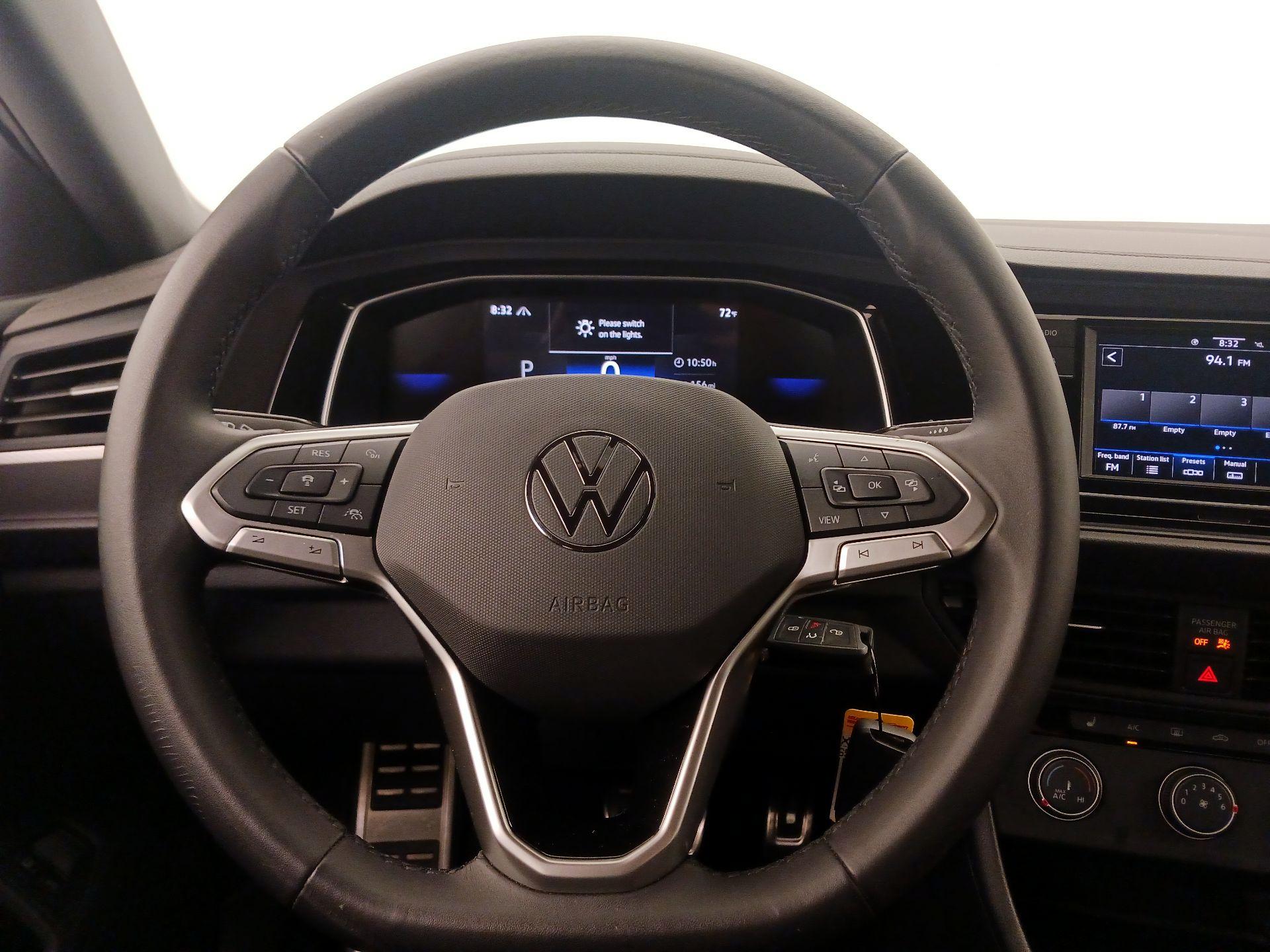 Thumbnail: 2024 Volkswagen Jetta - 10