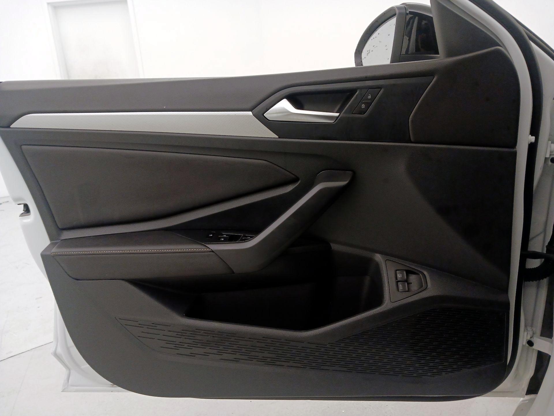 Thumbnail: 2024 Volkswagen Jetta - 12