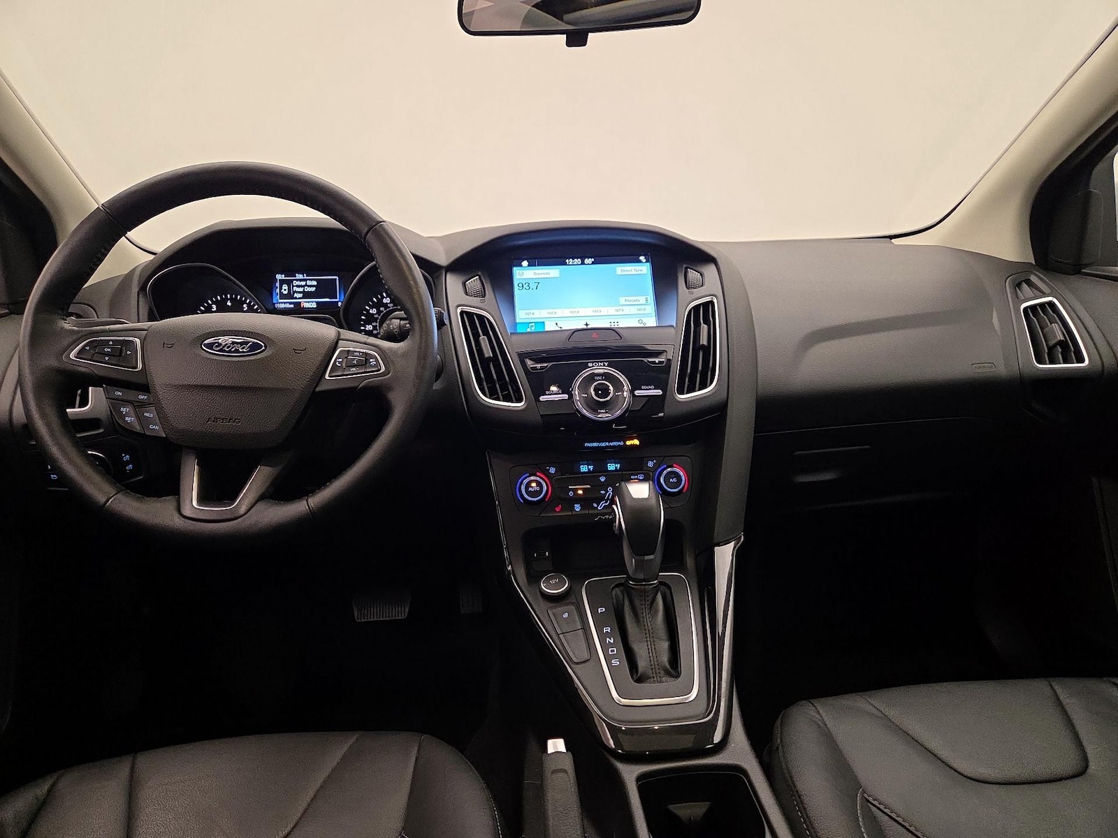 2016 Ford Focus Titanium - Photo 10