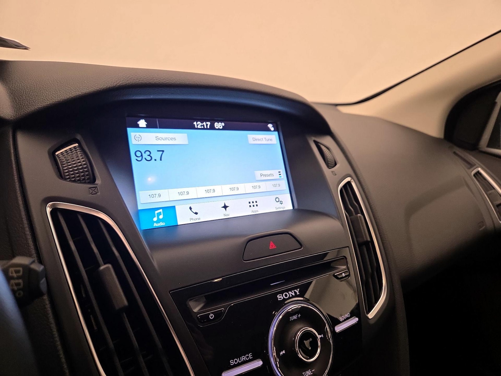 2016 Ford Focus Titanium - Photo 16