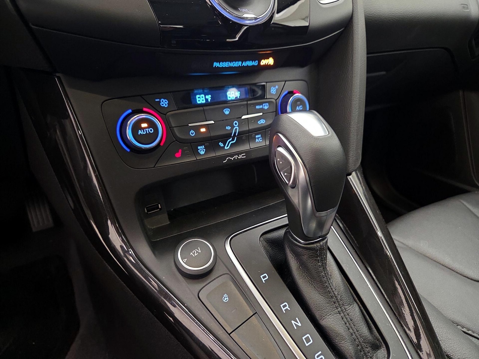 2016 Ford Focus Titanium - Photo 17