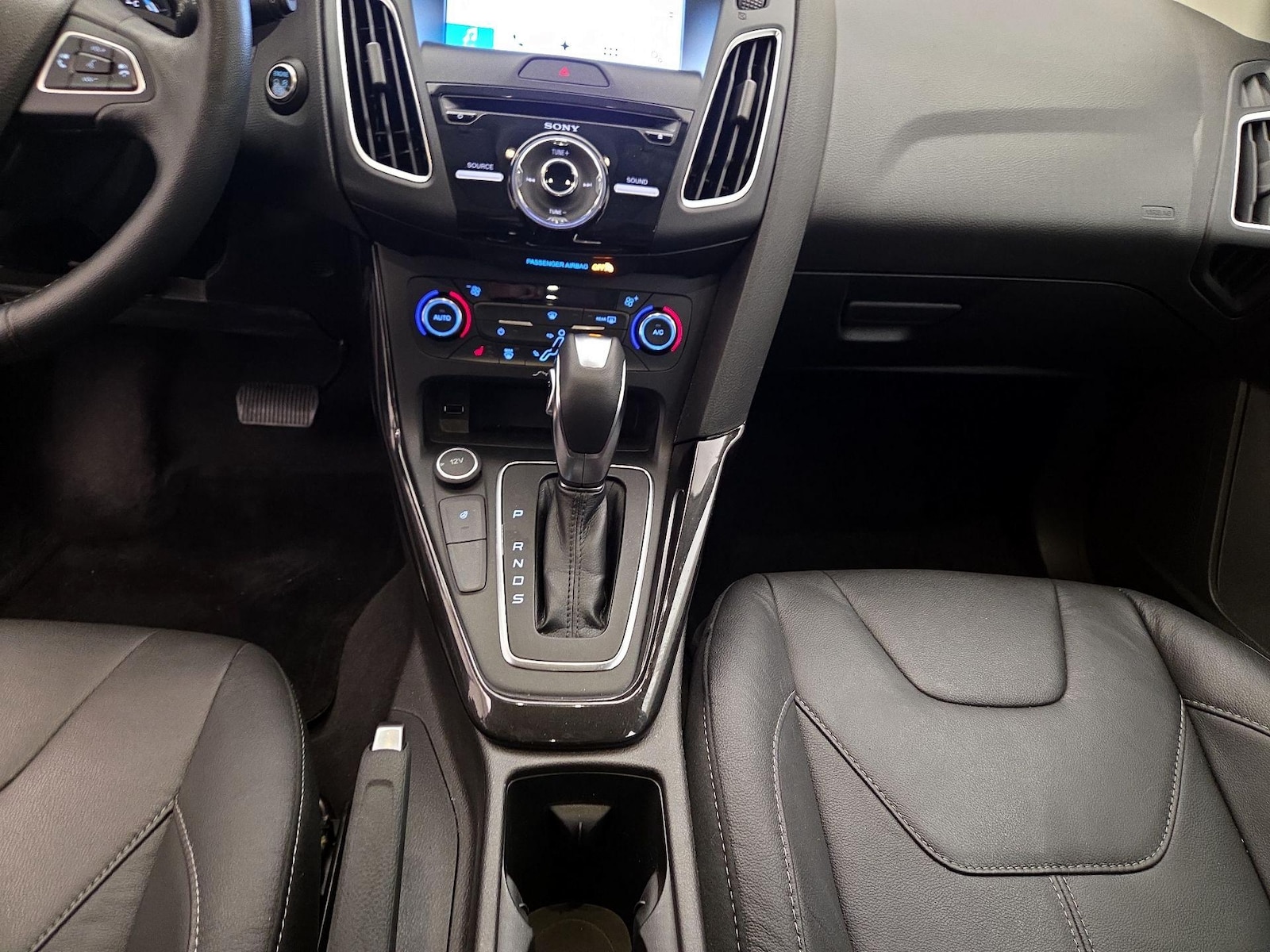 2016 Ford Focus Titanium - Photo 18
