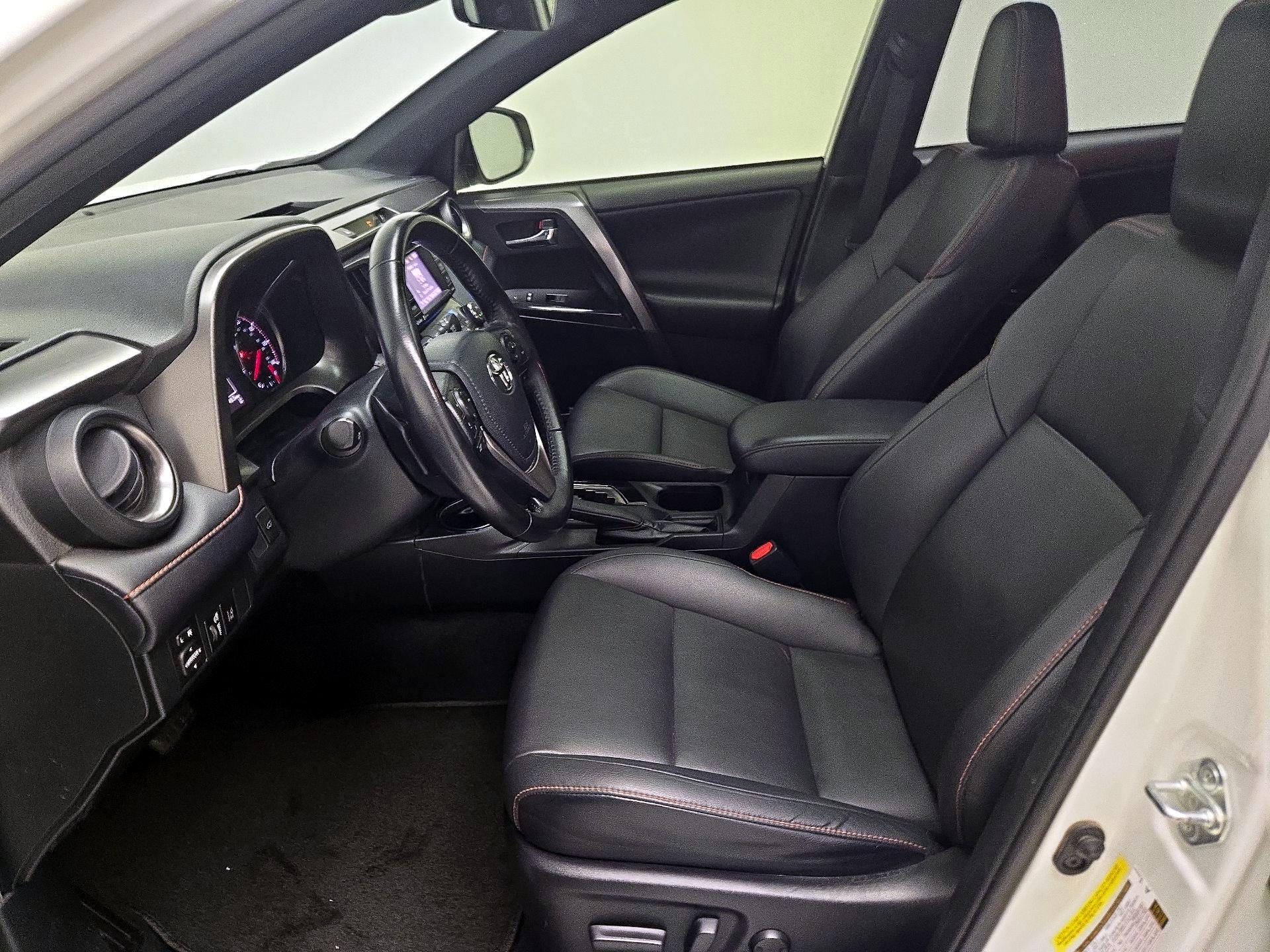 Thumbnail: 2018 Toyota RAV4 - 11