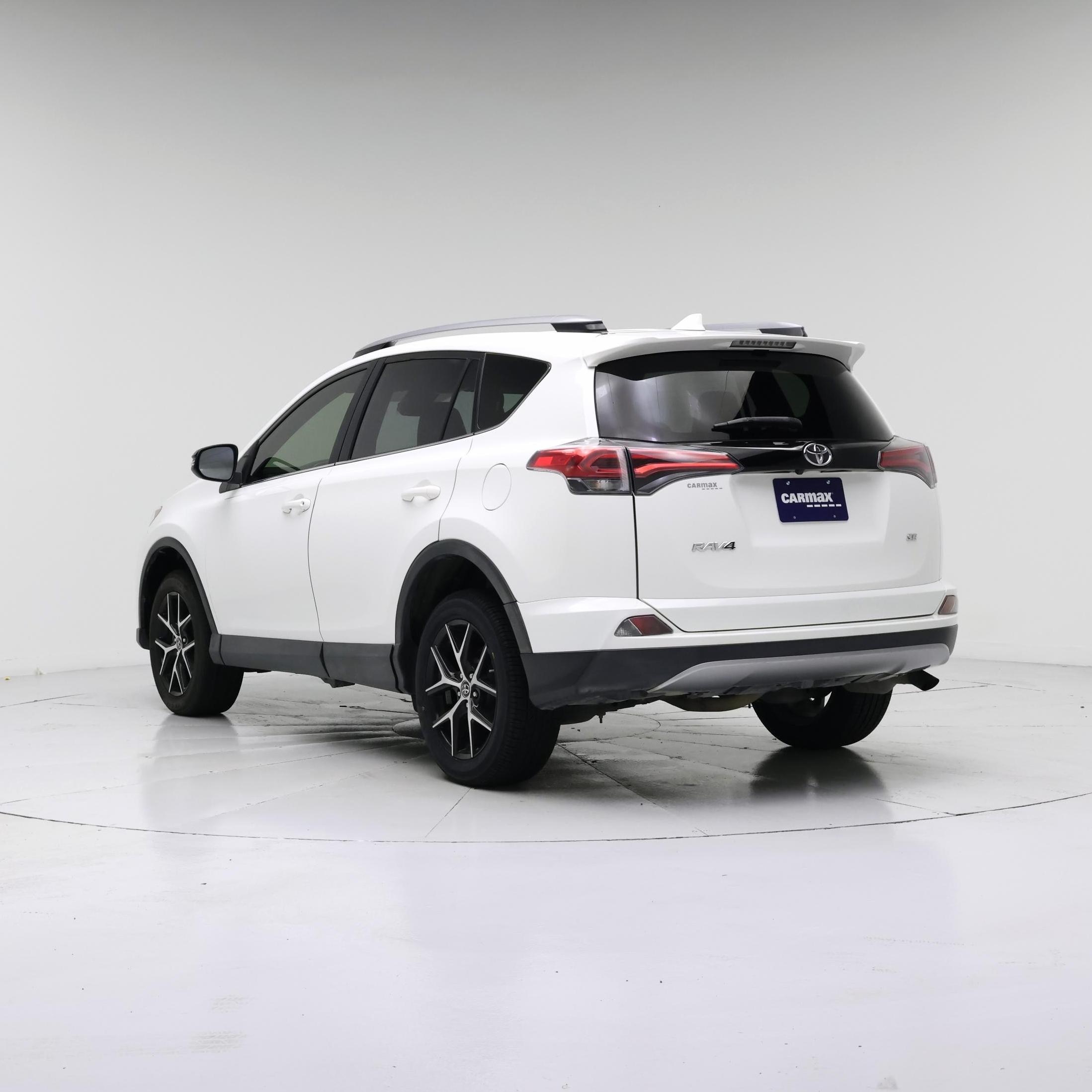 Thumbnail: 2018 Toyota RAV4 - 2