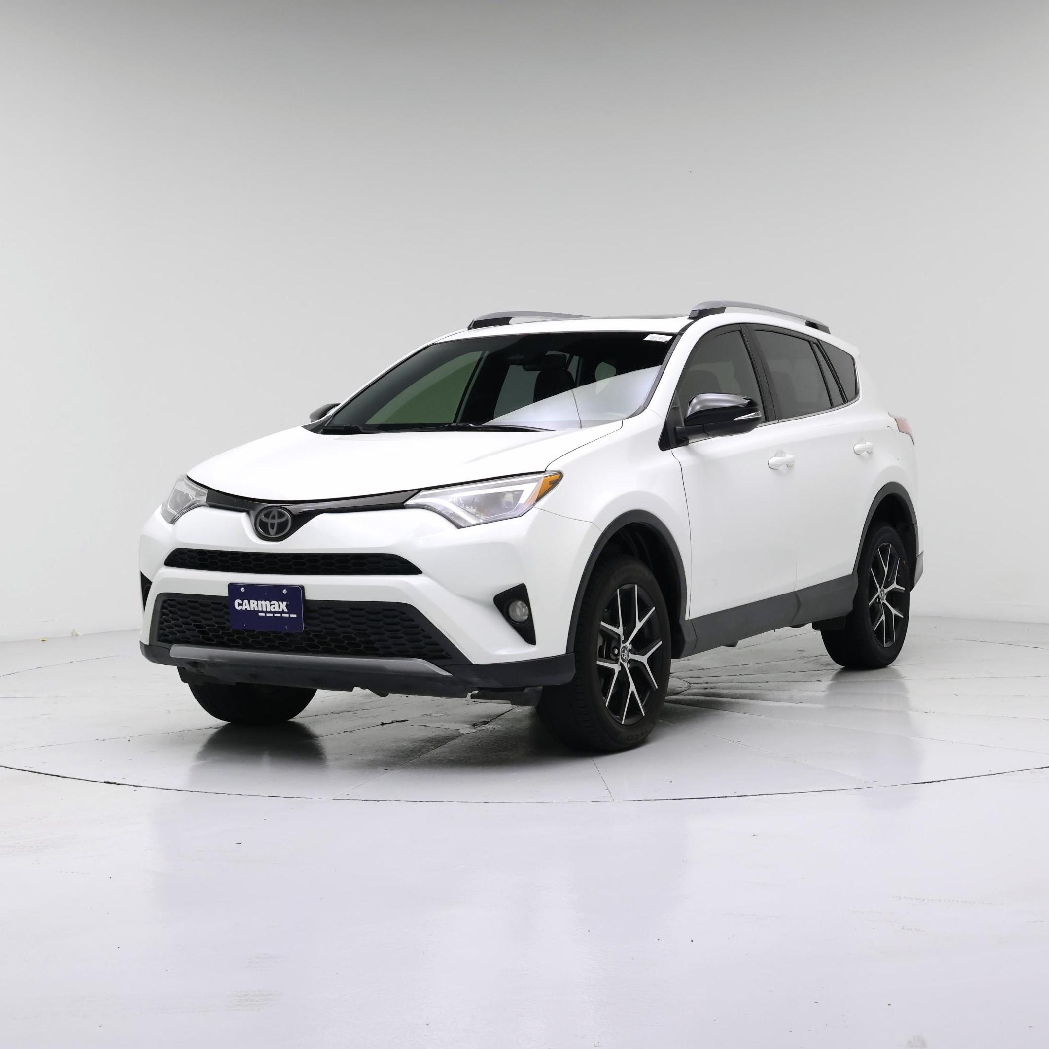 Thumbnail: 2018 Toyota RAV4 - 4