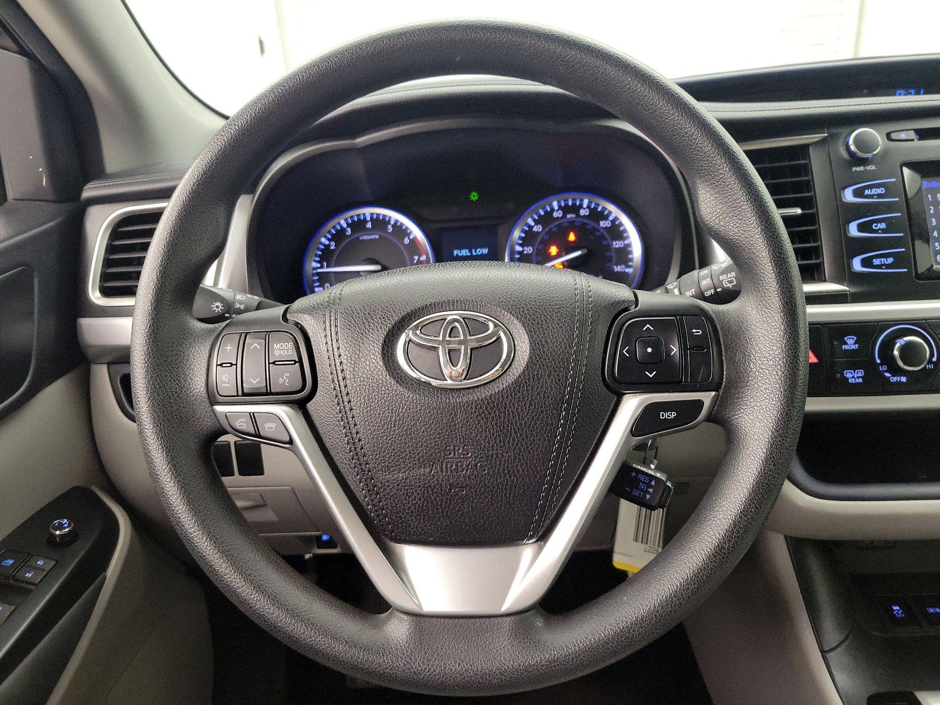Thumbnail: 2016 Toyota Highlander - 10