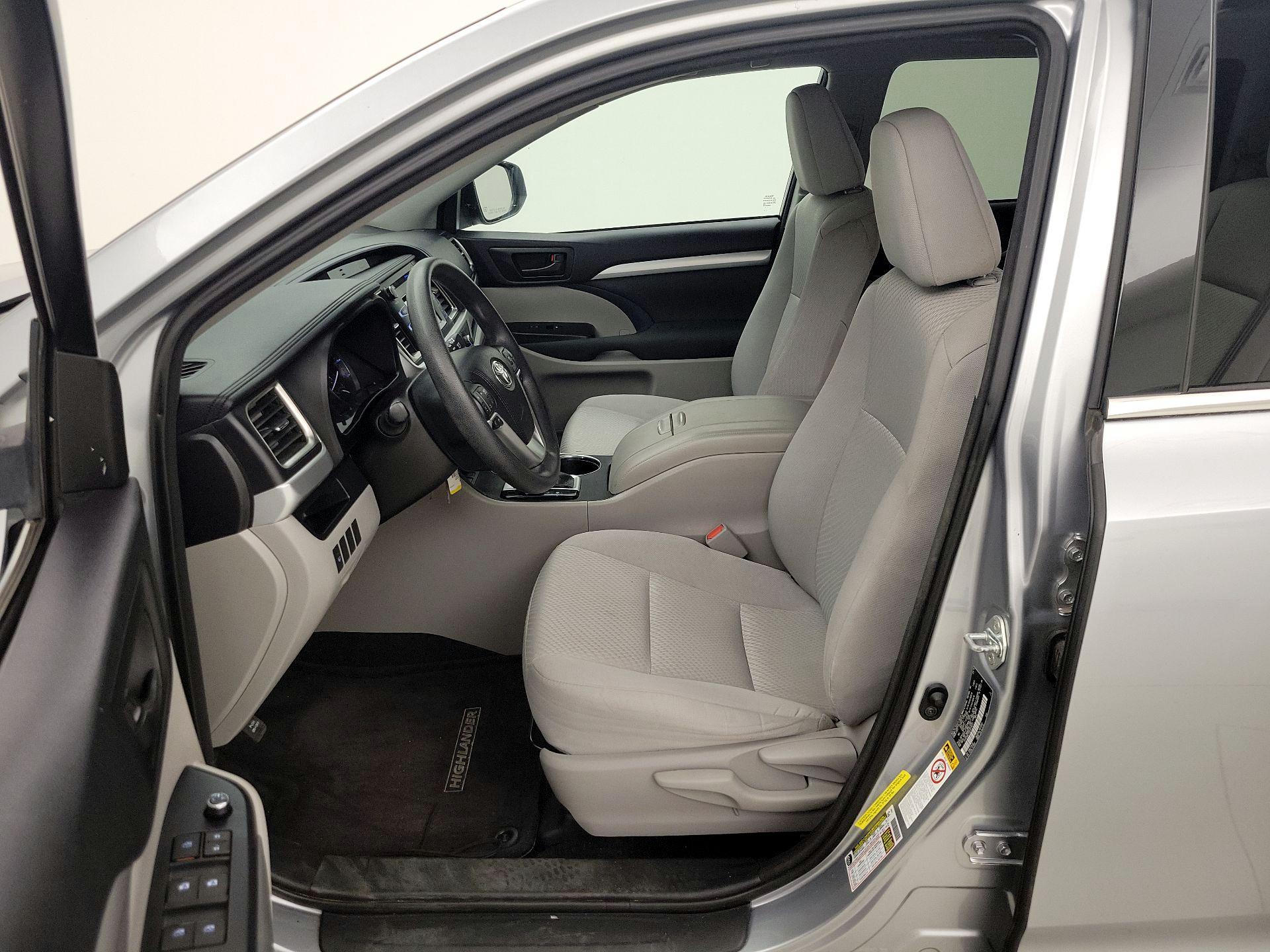 Thumbnail: 2016 Toyota Highlander - 11